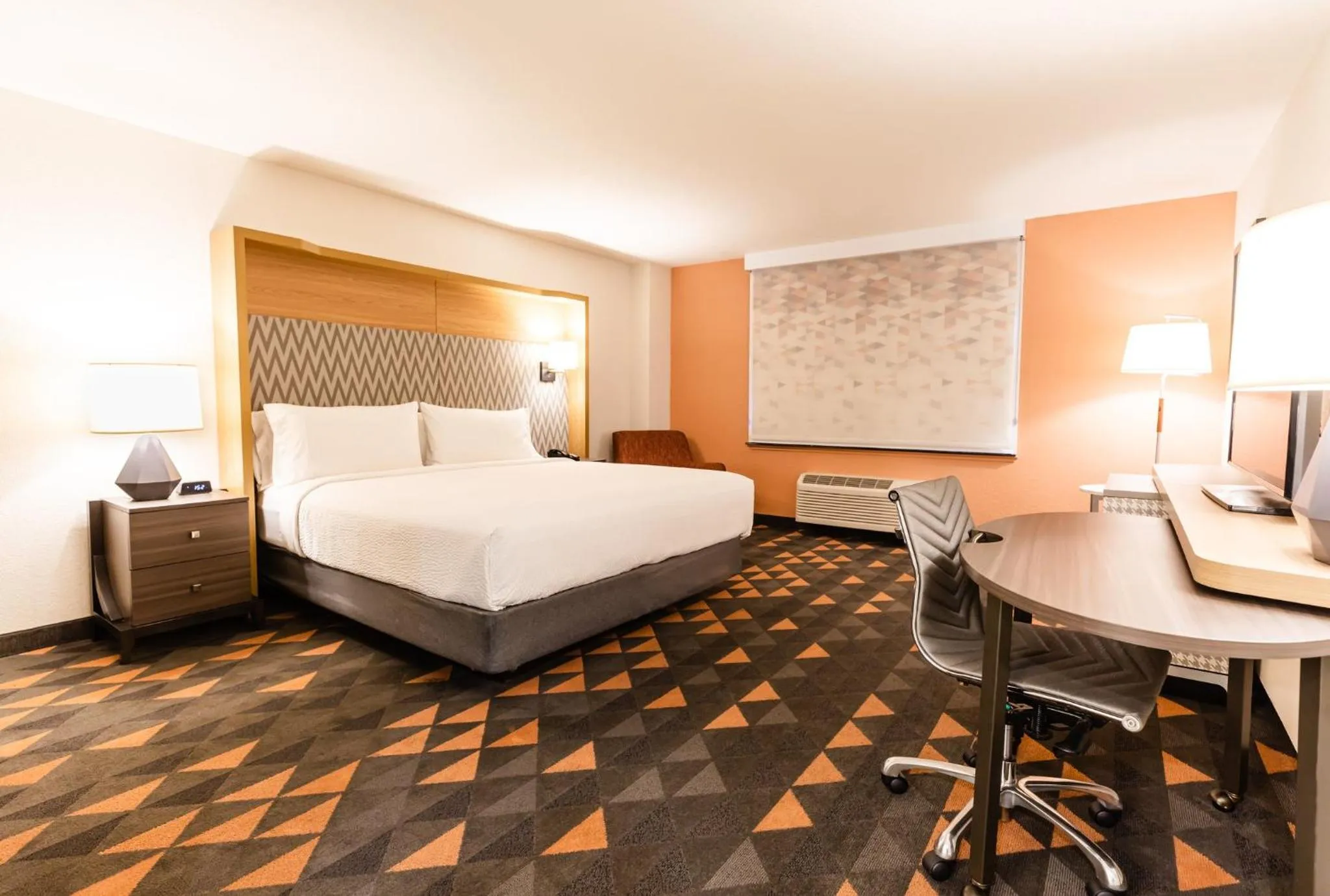 Photo of the whole room, Bed in Holiday Inn Rancho Cordova - Northeast Sacramento by IHG