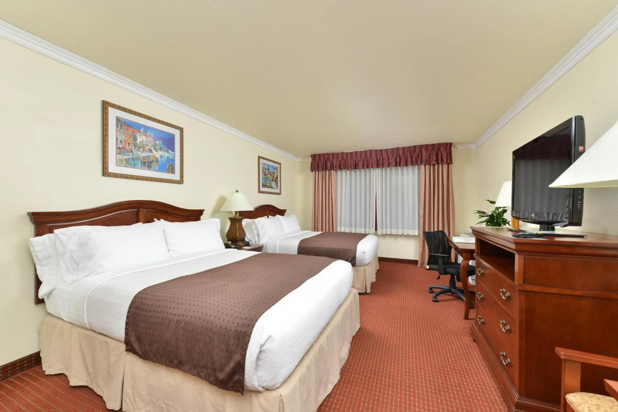 Photo of the whole room, Bed in Holiday Inn Rancho Cordova - Northeast Sacramento by IHG