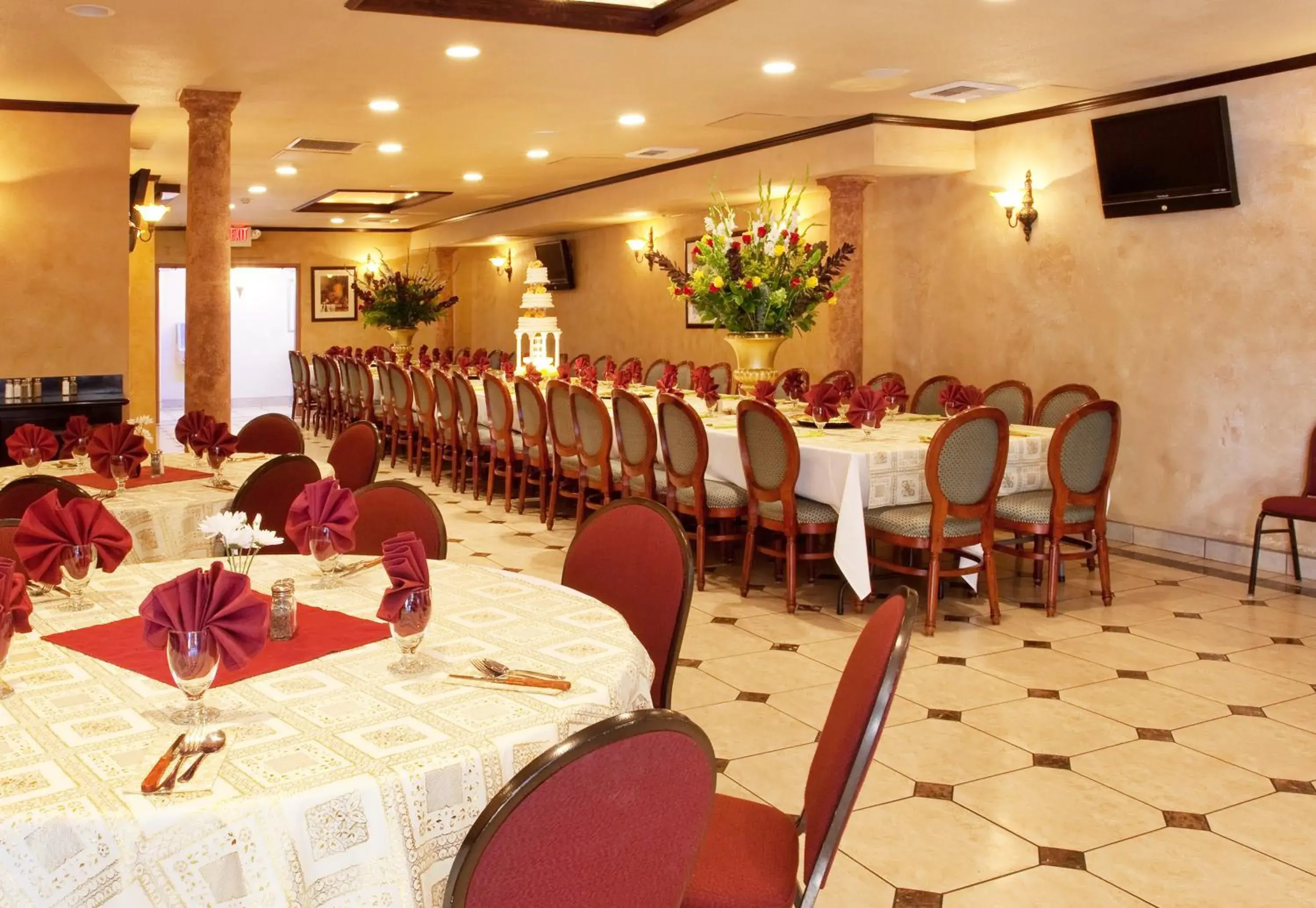 Restaurant/places to eat in Holiday Inn Rancho Cordova - Northeast Sacramento by IHG Restaurant/places to eat in Holiday Inn Rancho Cordova - Northeast Sacramento by IHG