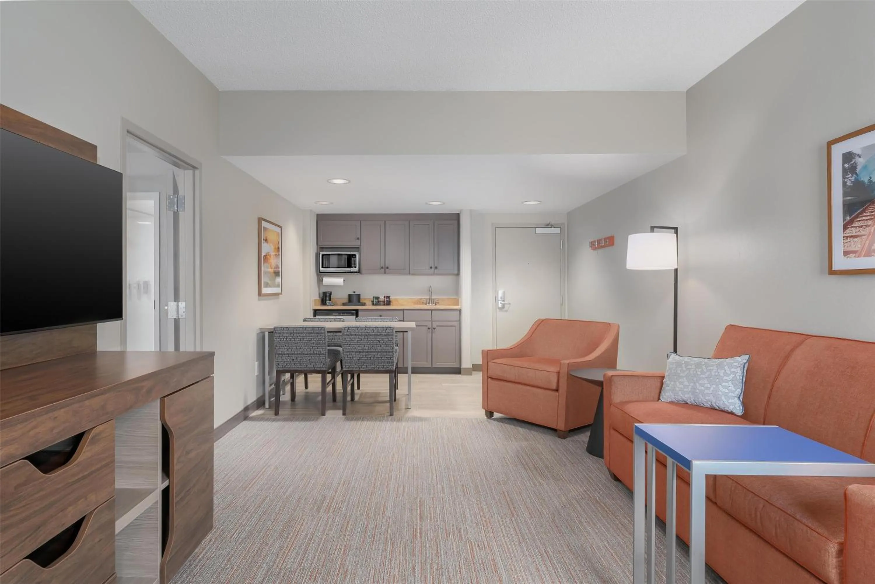 Living room in Hampton Inn Altoona