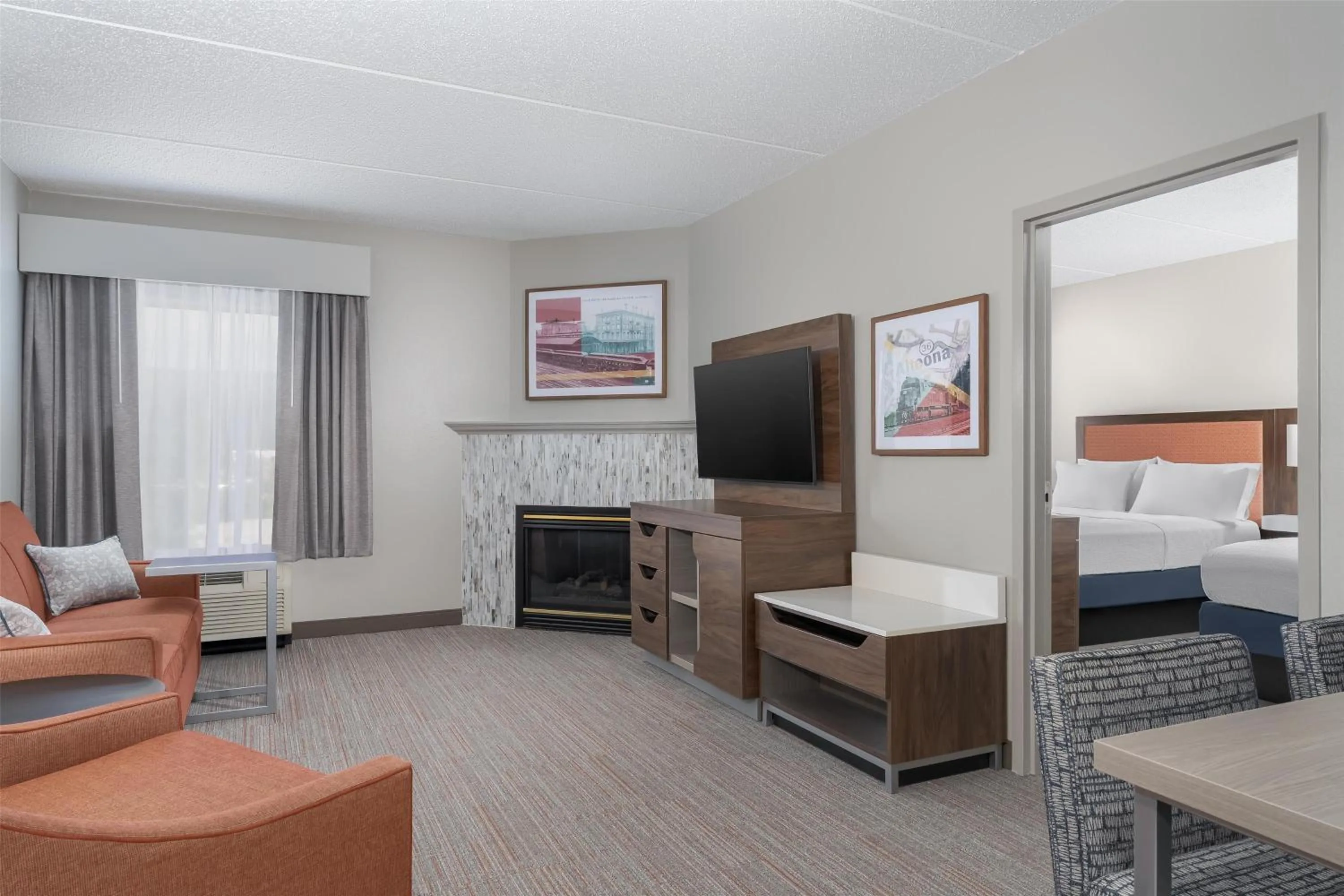 Living room in Hampton Inn Altoona