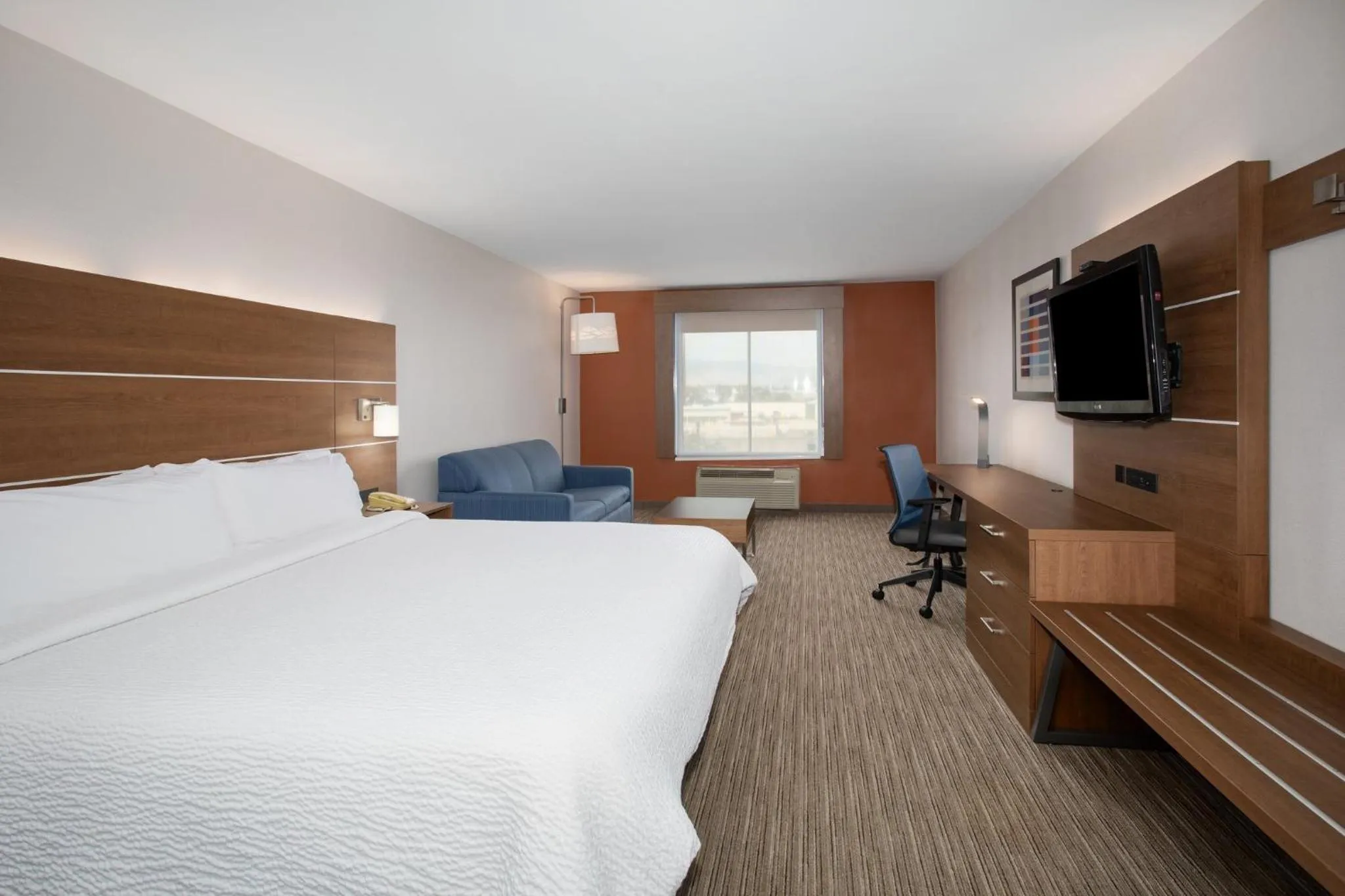 Photo of the whole room, Bed in Holiday Inn Express & Suites Tucson by IHG