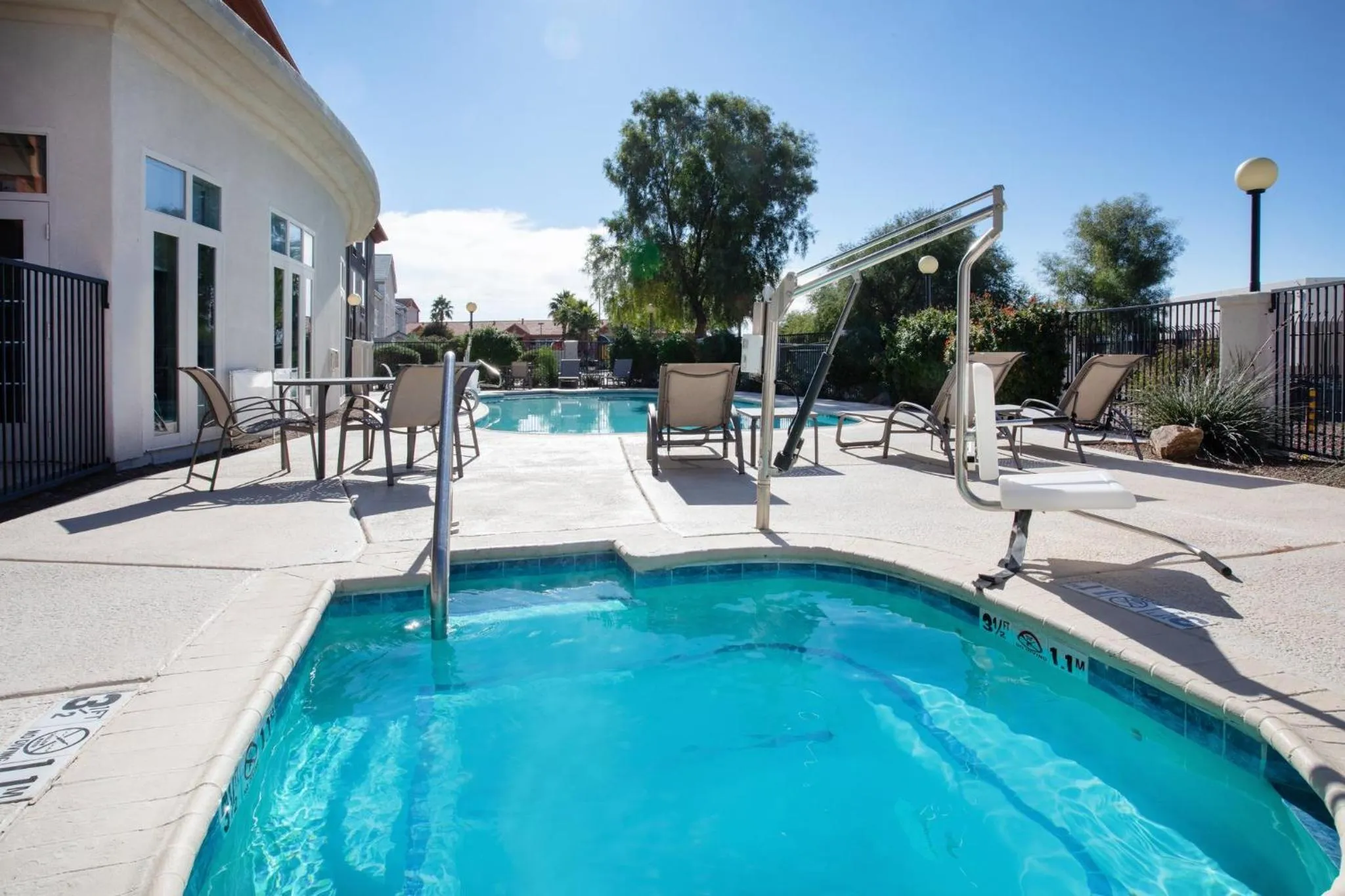 Swimming pool in Holiday Inn Express & Suites Tucson by IHG