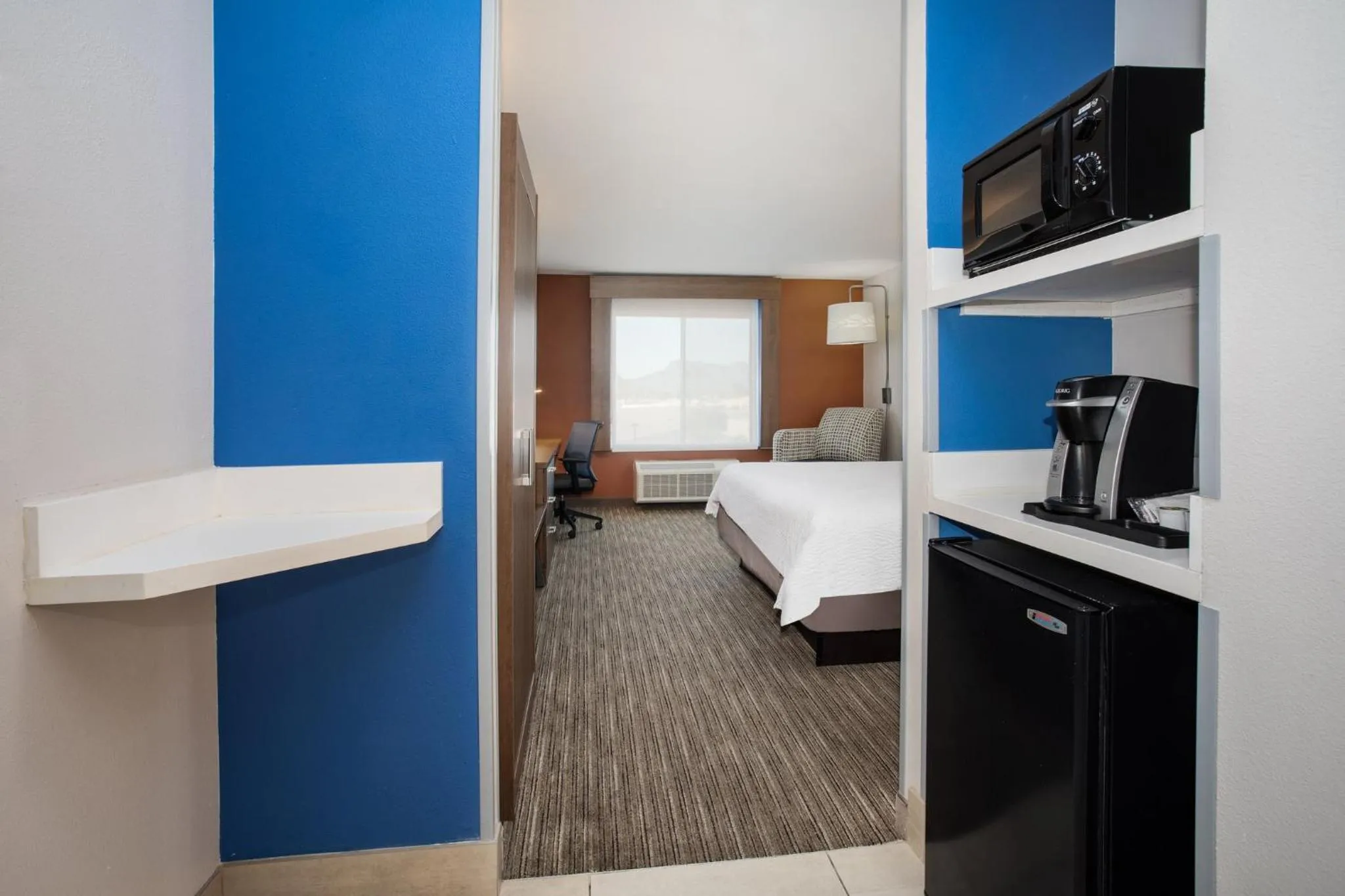 Photo of the whole room, Bed in Holiday Inn Express & Suites Tucson by IHG