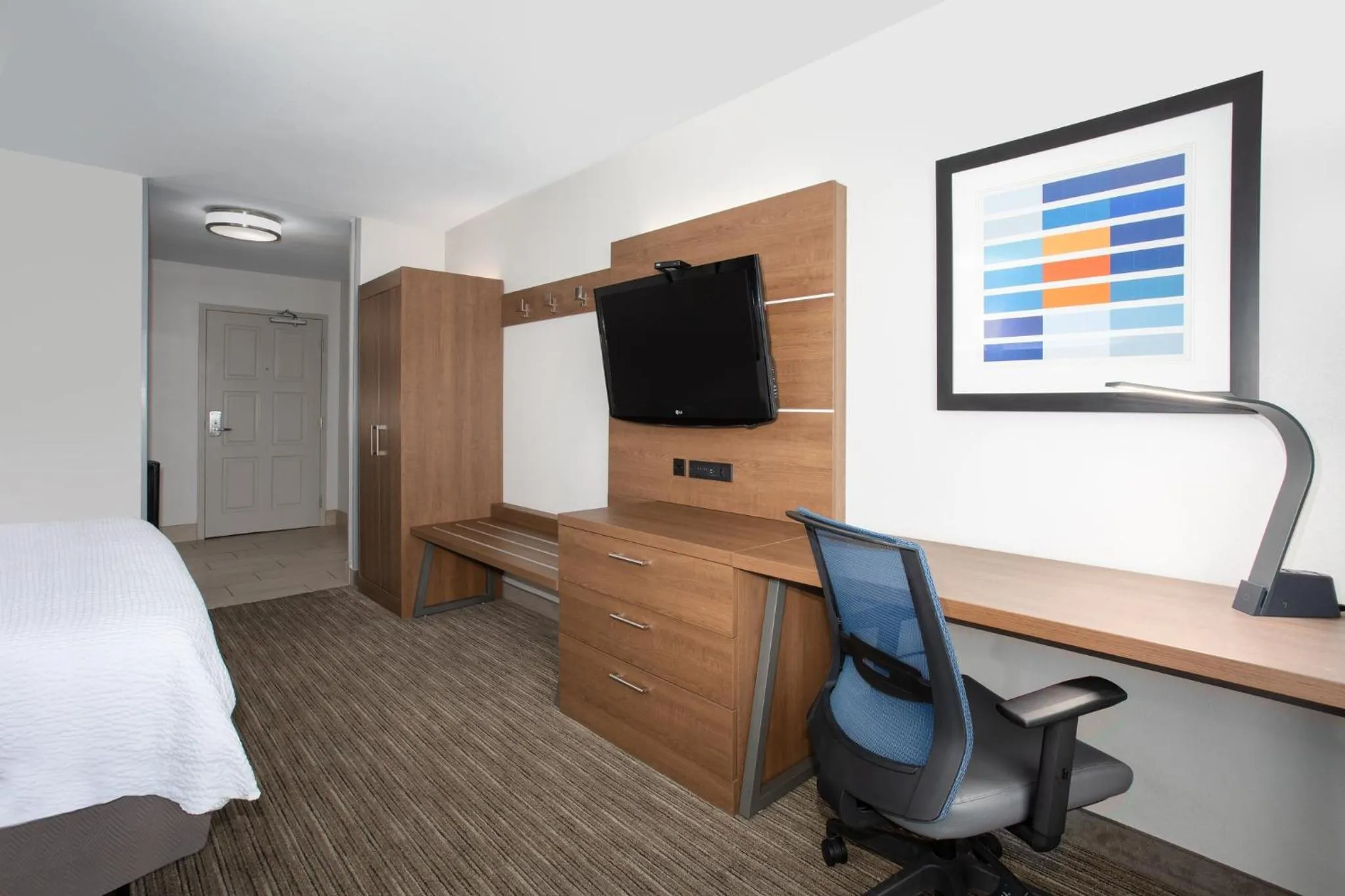 Photo of the whole room, Bed in Holiday Inn Express & Suites Tucson by IHG