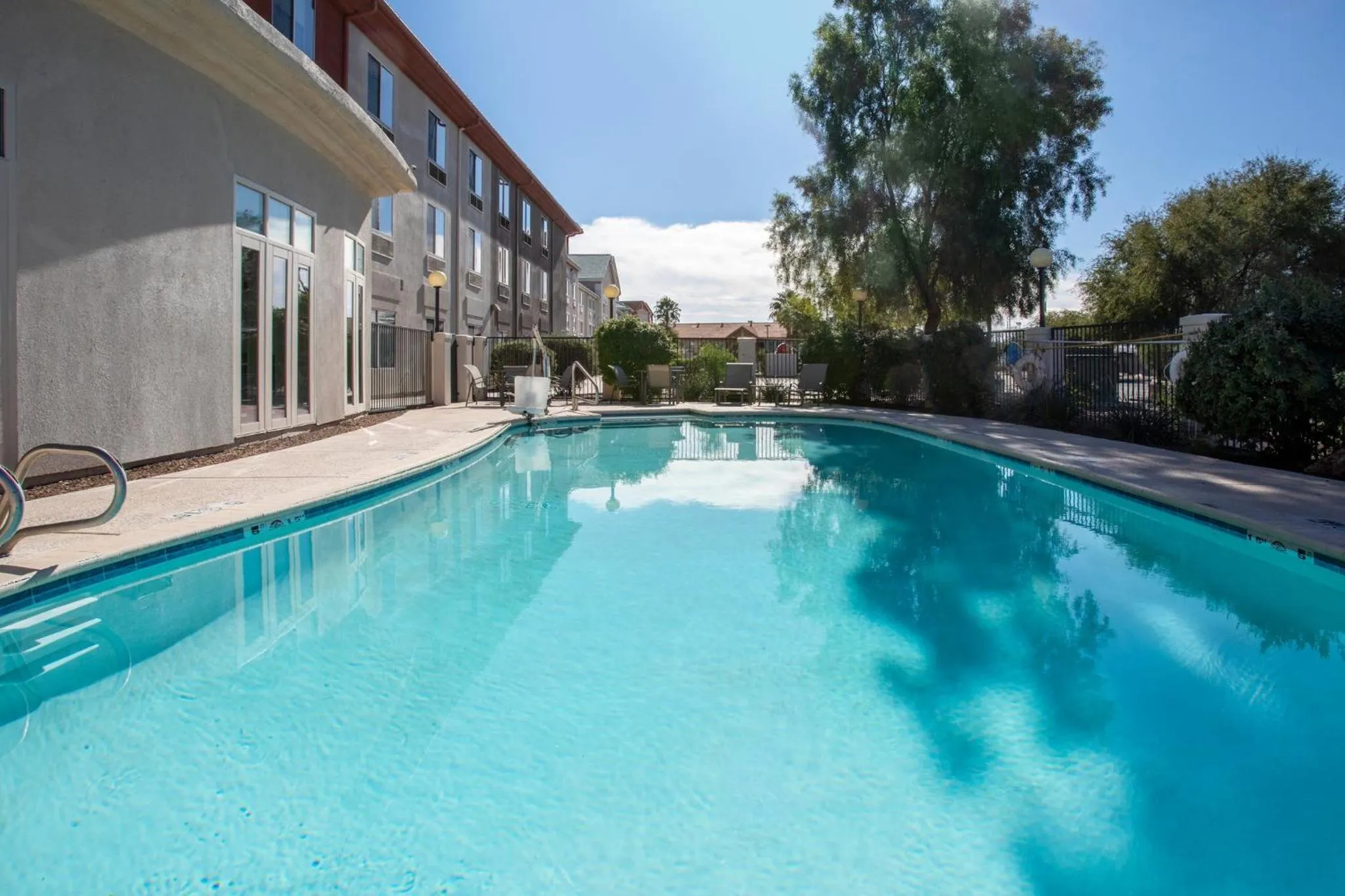 Swimming pool in Holiday Inn Express & Suites Tucson by IHG