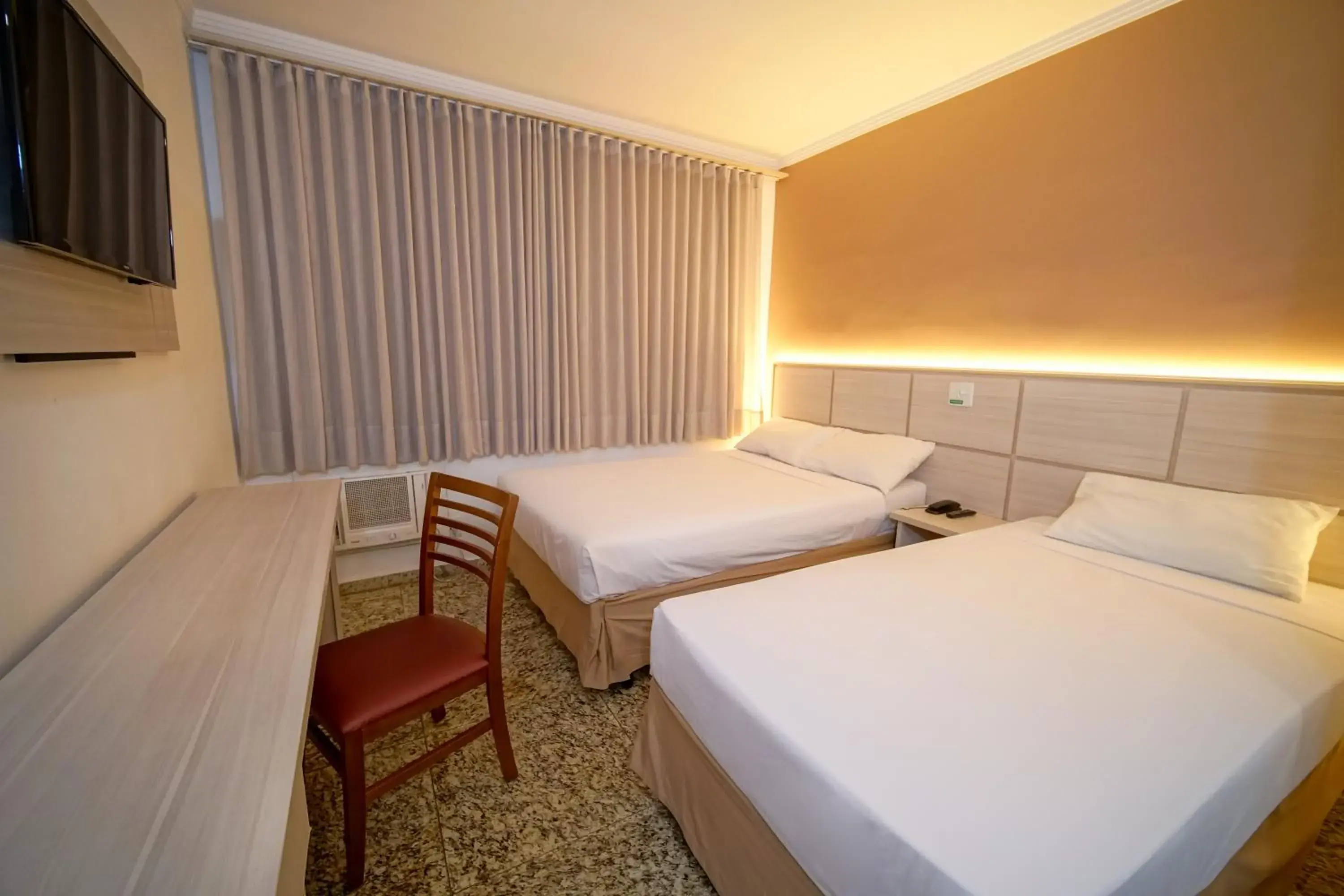 Bedroom, Bed in Hotel Golden Park Sorocaba & Convenções by Nacional Inn Bedroom, Bed in Hotel Golden Park Sorocaba & Convenções by Nacional Inn