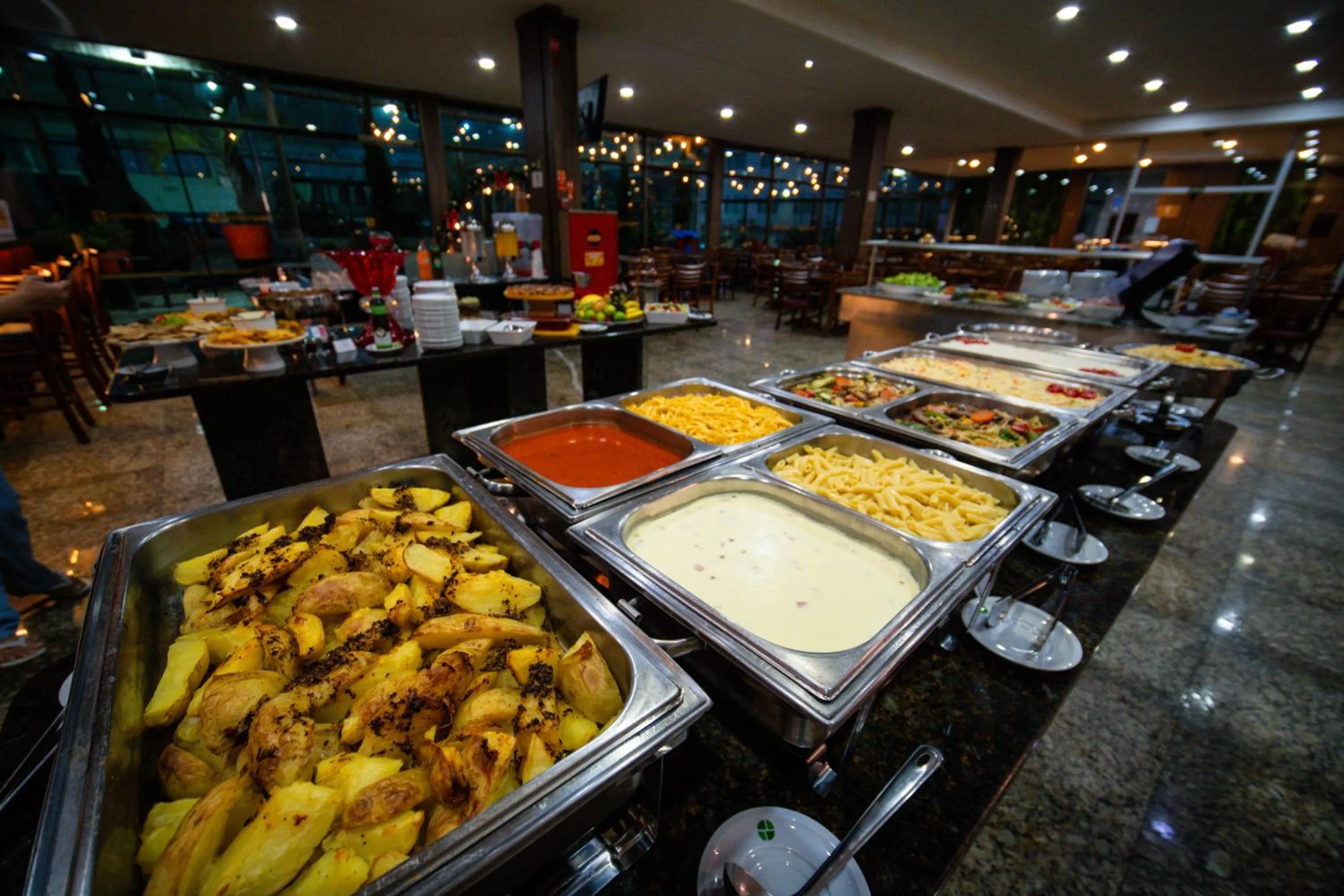 Restaurant/places to eat in Hotel Golden Park Sorocaba & Convenções by Nacional Inn