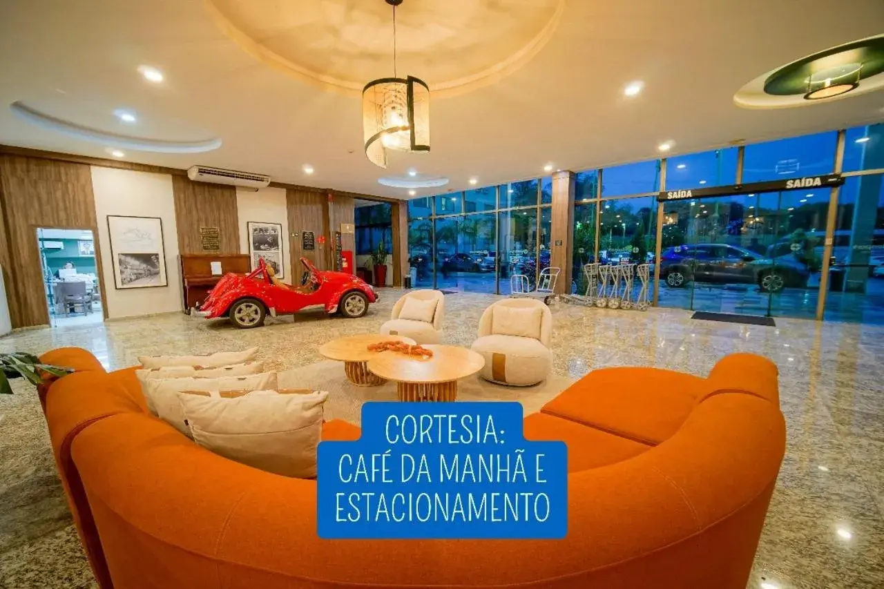 Lobby or reception in Hotel Golden Park Sorocaba & Convenções by Nacional Inn Lobby or reception in Hotel Golden Park Sorocaba & Convenções by Nacional Inn