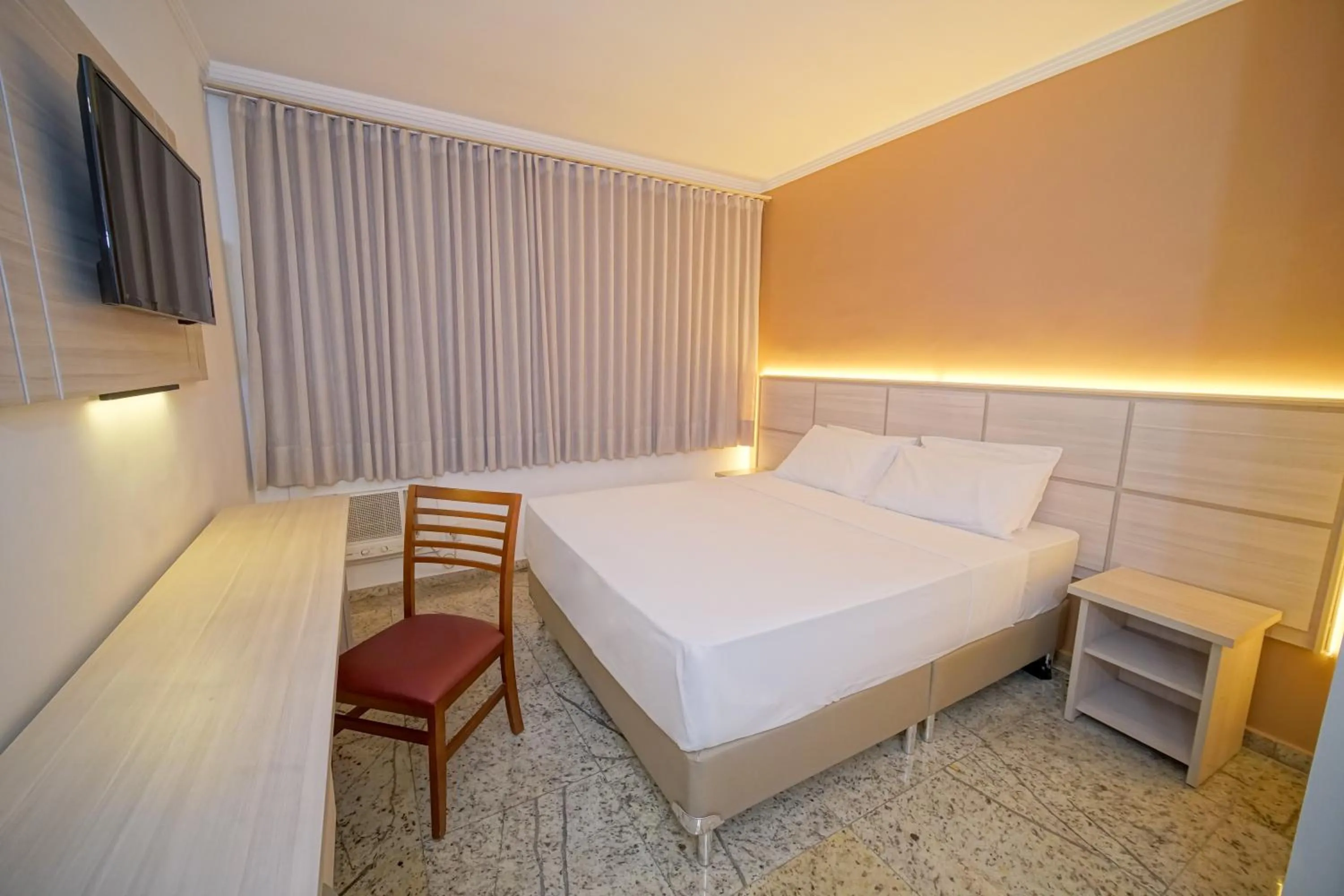 Bedroom, Bed in Hotel Golden Park Sorocaba & Convenções by Nacional Inn