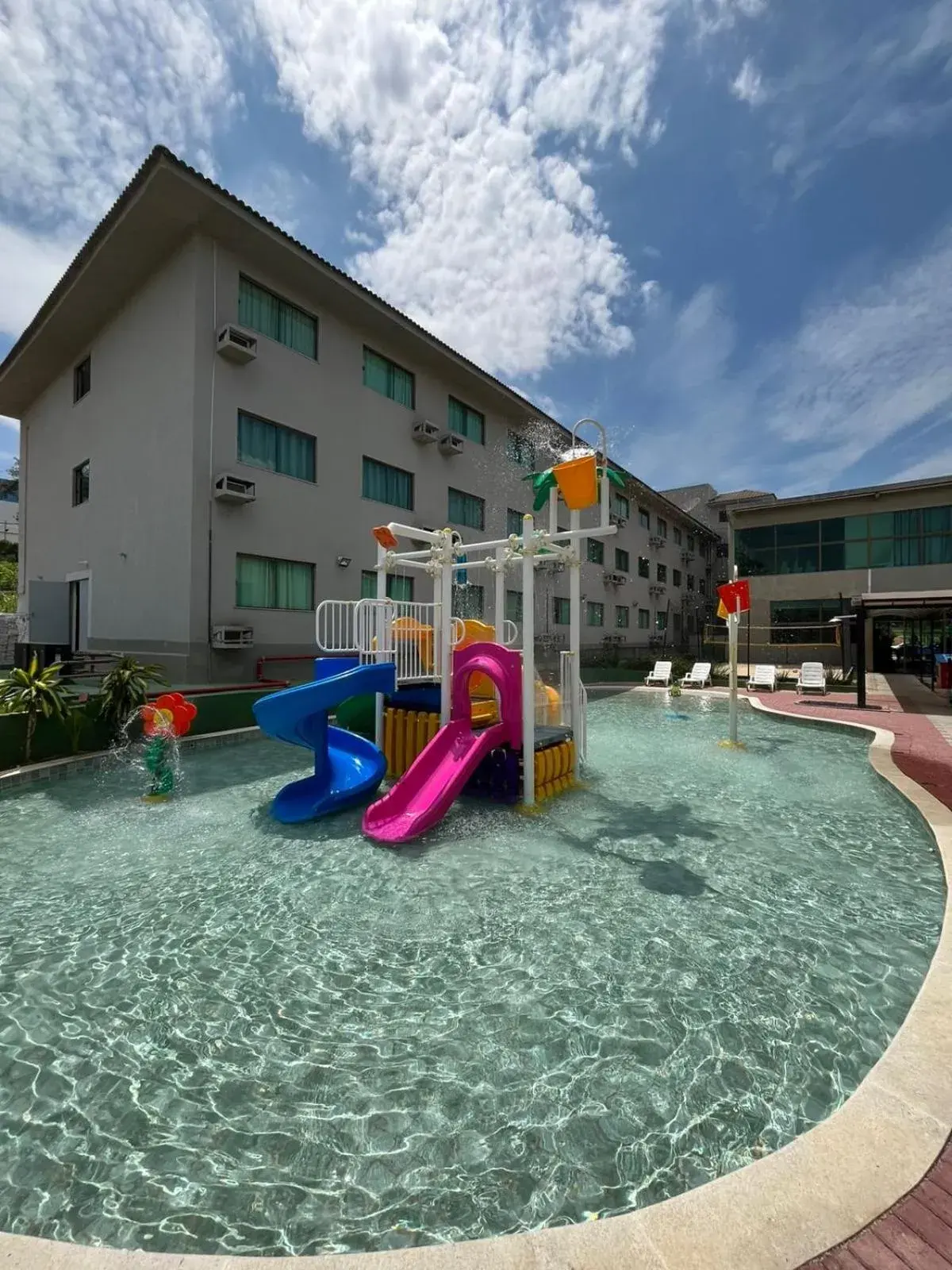 Swimming pool in Hotel Golden Park Sorocaba & Convenções by Nacional Inn Swimming pool in Hotel Golden Park Sorocaba & Convenções by Nacional Inn