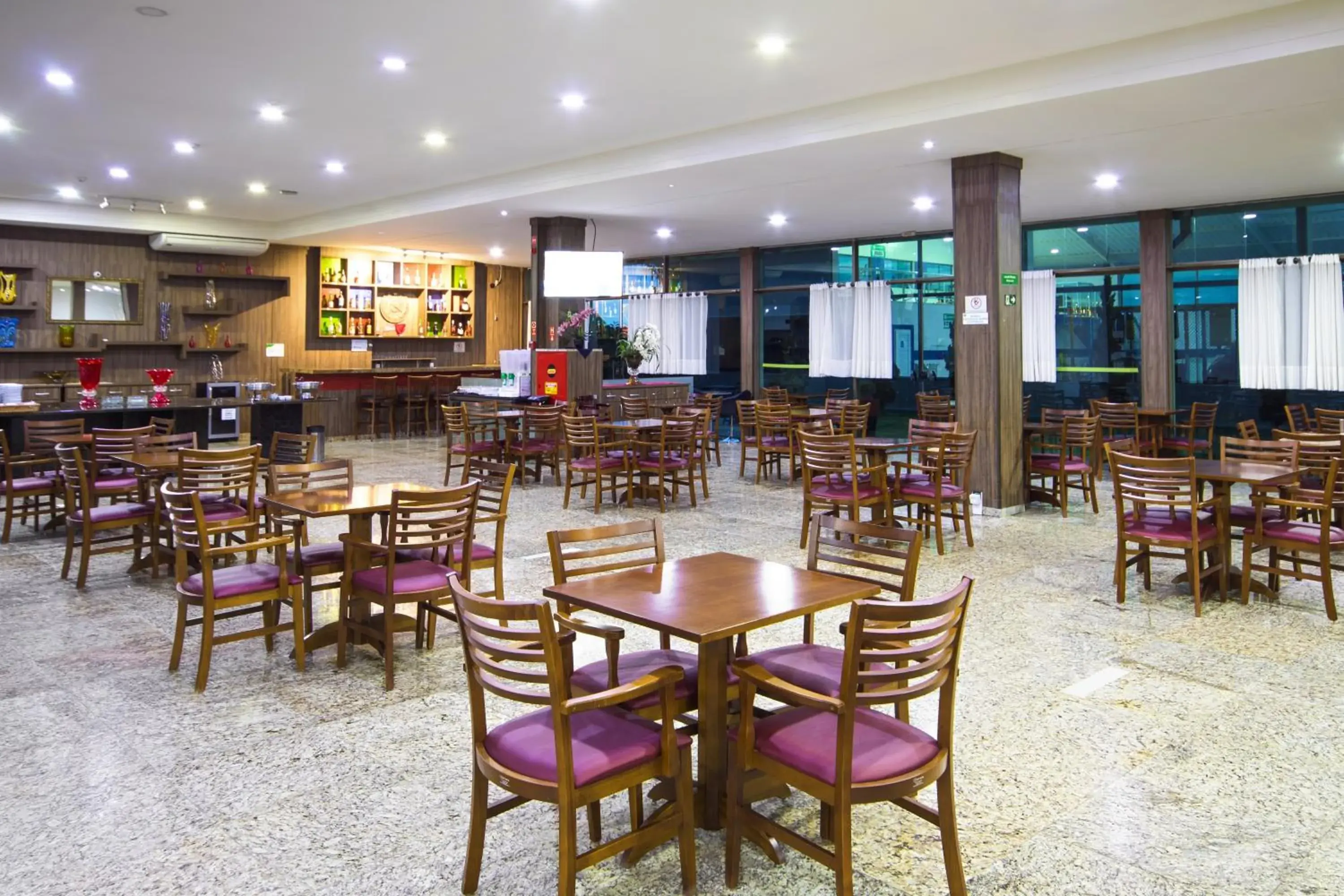 Restaurant/places to eat in Hotel Golden Park Sorocaba & Convenções by Nacional Inn Restaurant/places to eat in Hotel Golden Park Sorocaba & Convenções by Nacional Inn