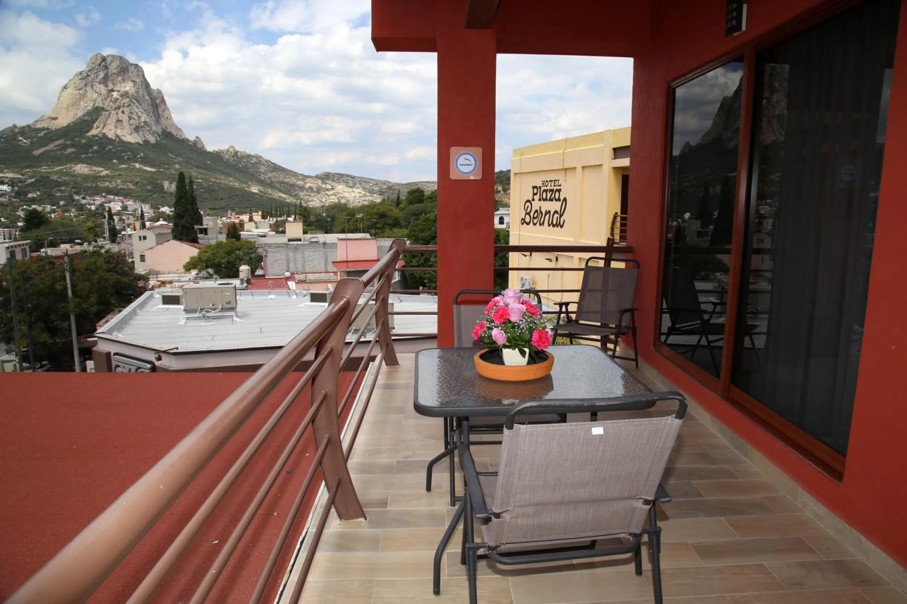 Mountain view in Hotel Plaza Bernal