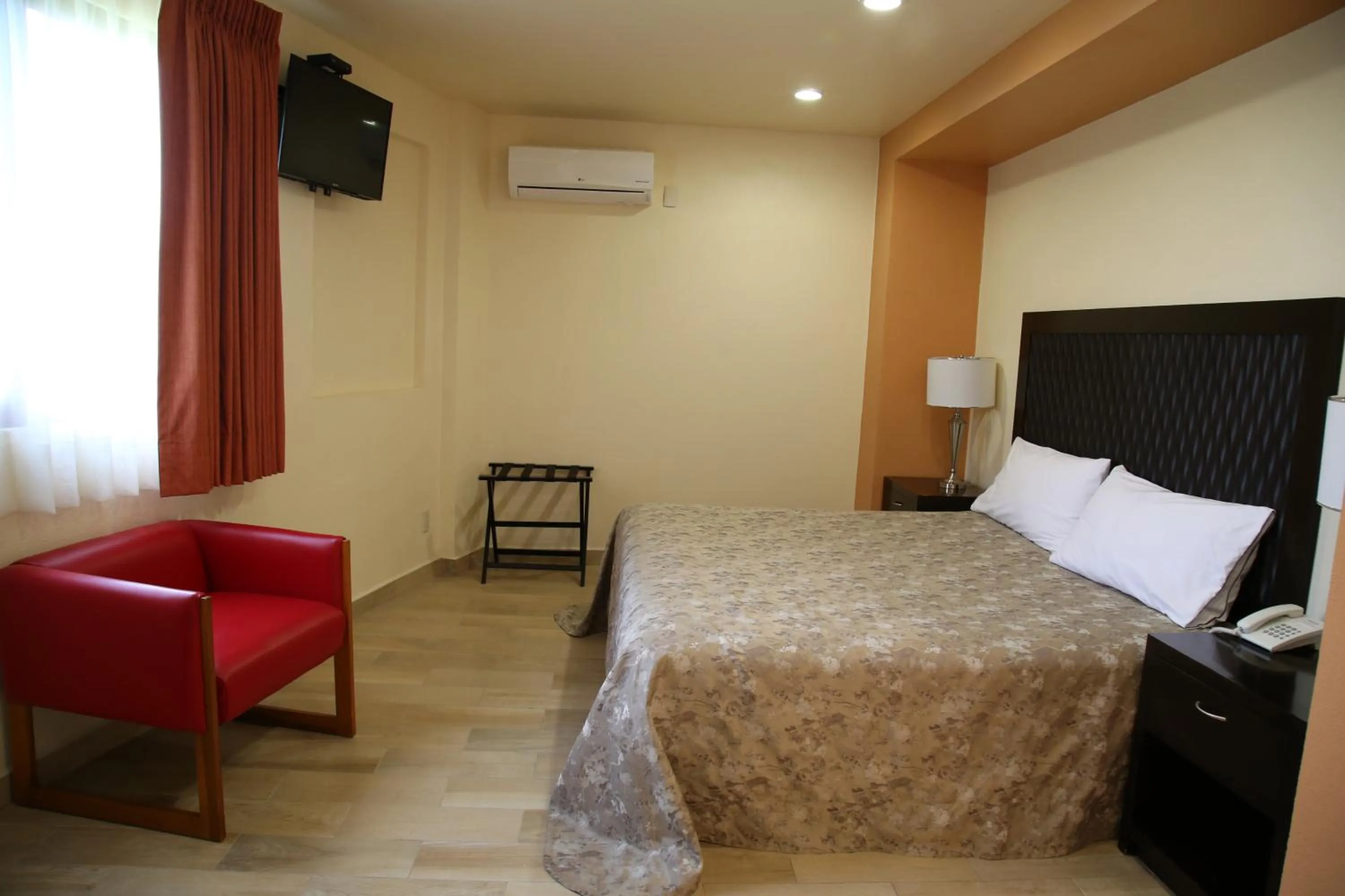 Photo of the whole room, Bed in Hotel Plaza Bernal