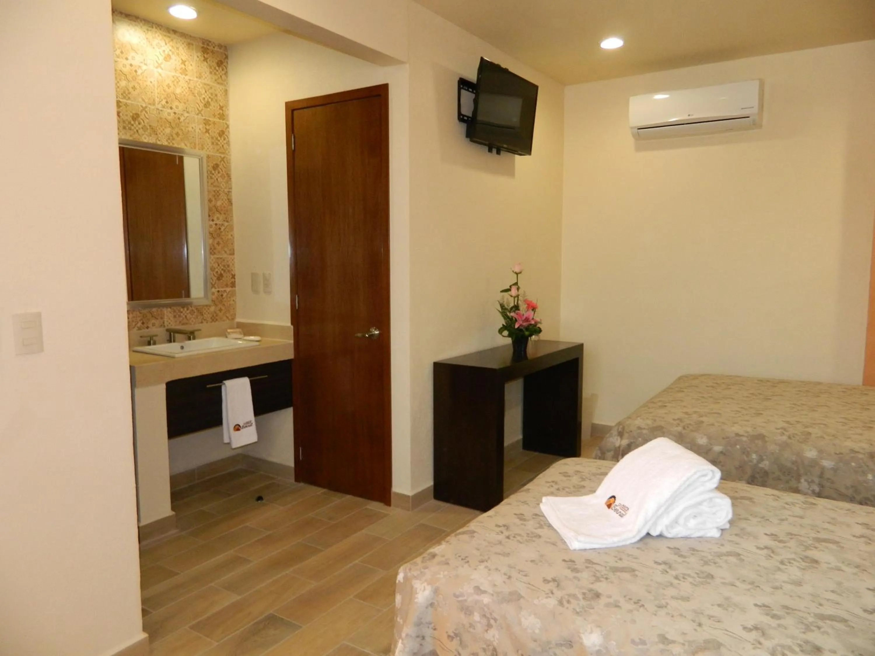 Photo of the whole room, Bed in Hotel Plaza Bernal