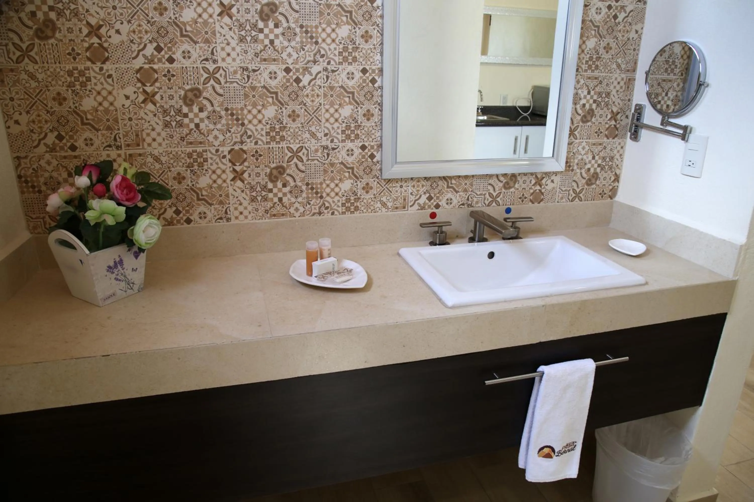 Decorative detail in Hotel Plaza Bernal