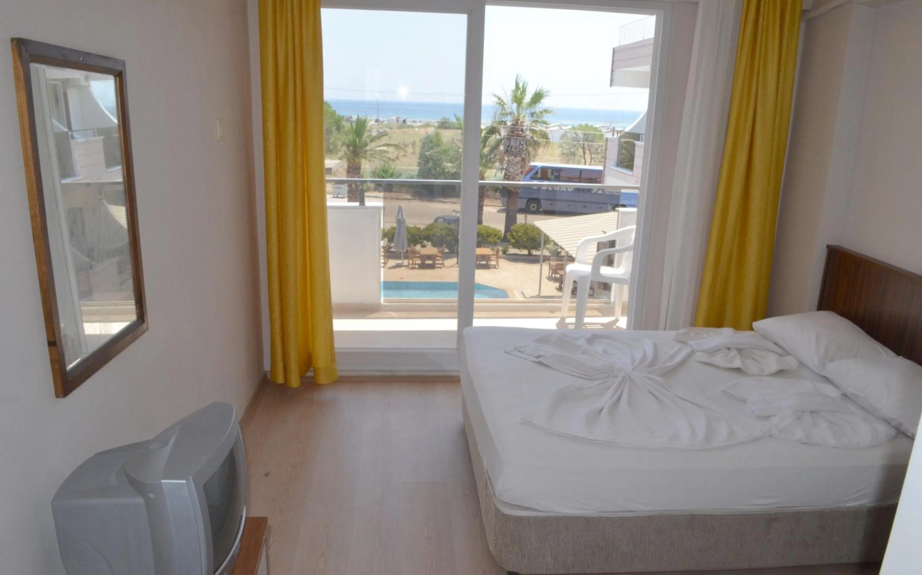 Double Room with Pool View in Mulka Hotel