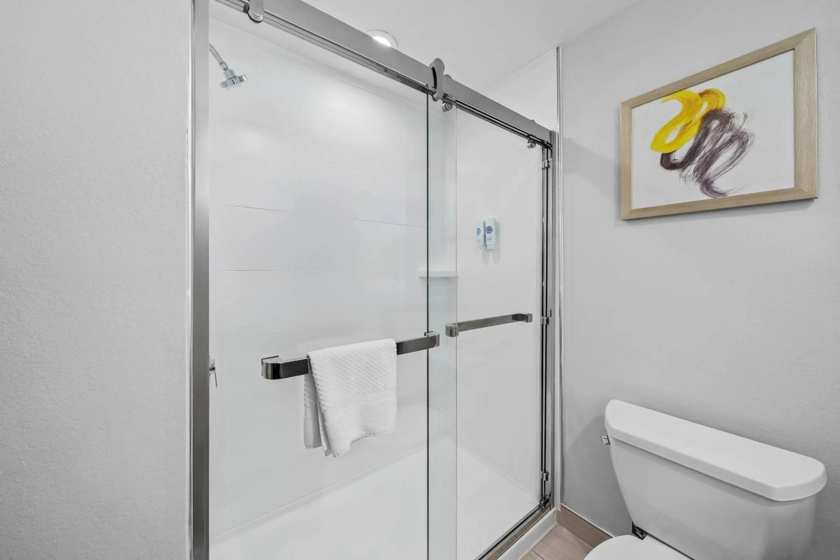 Bedroom in Comfort Inn & Suites Plainville-Foxboro