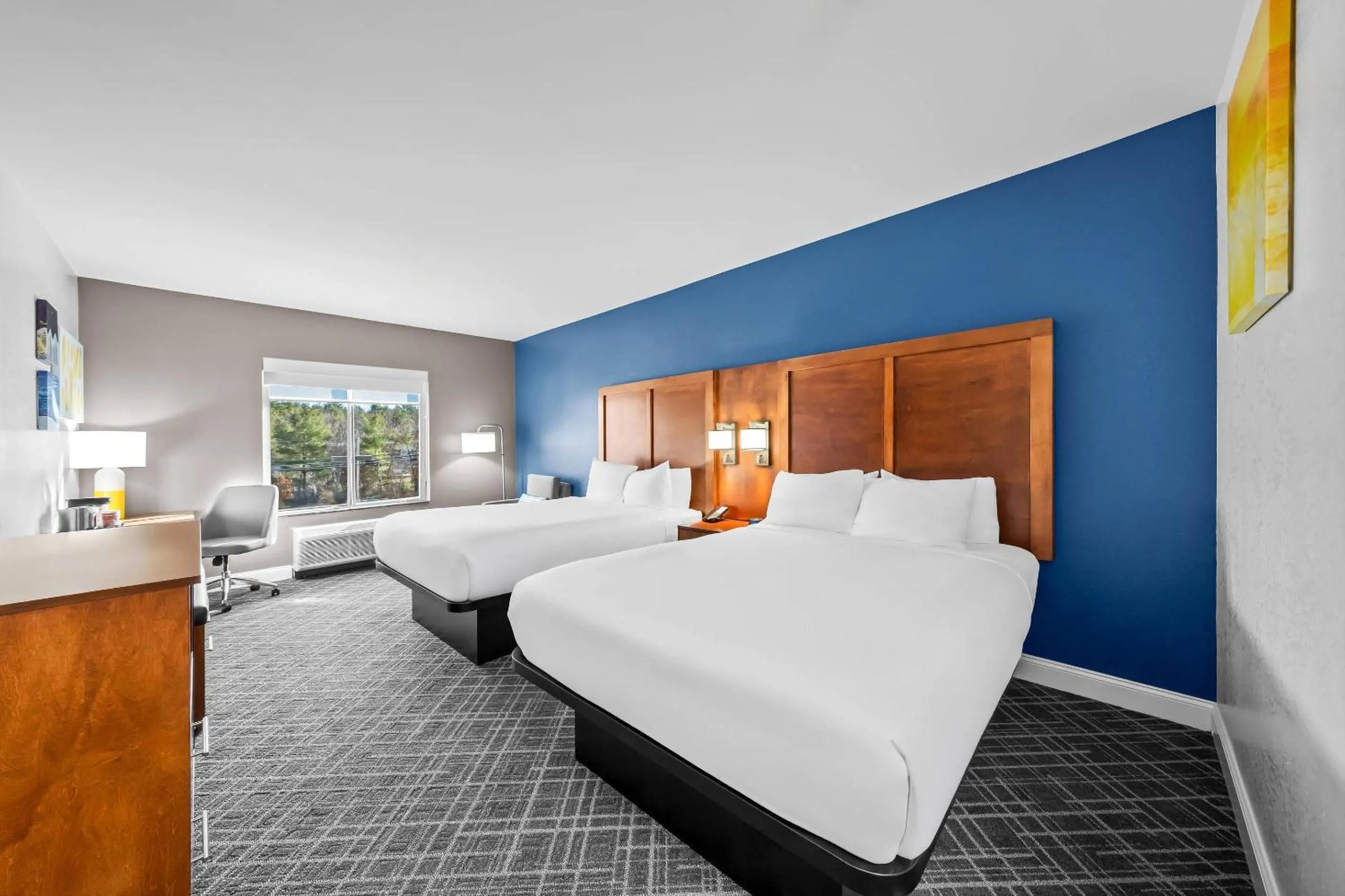 Bedroom, Bed in Comfort Inn & Suites Plainville-Foxboro