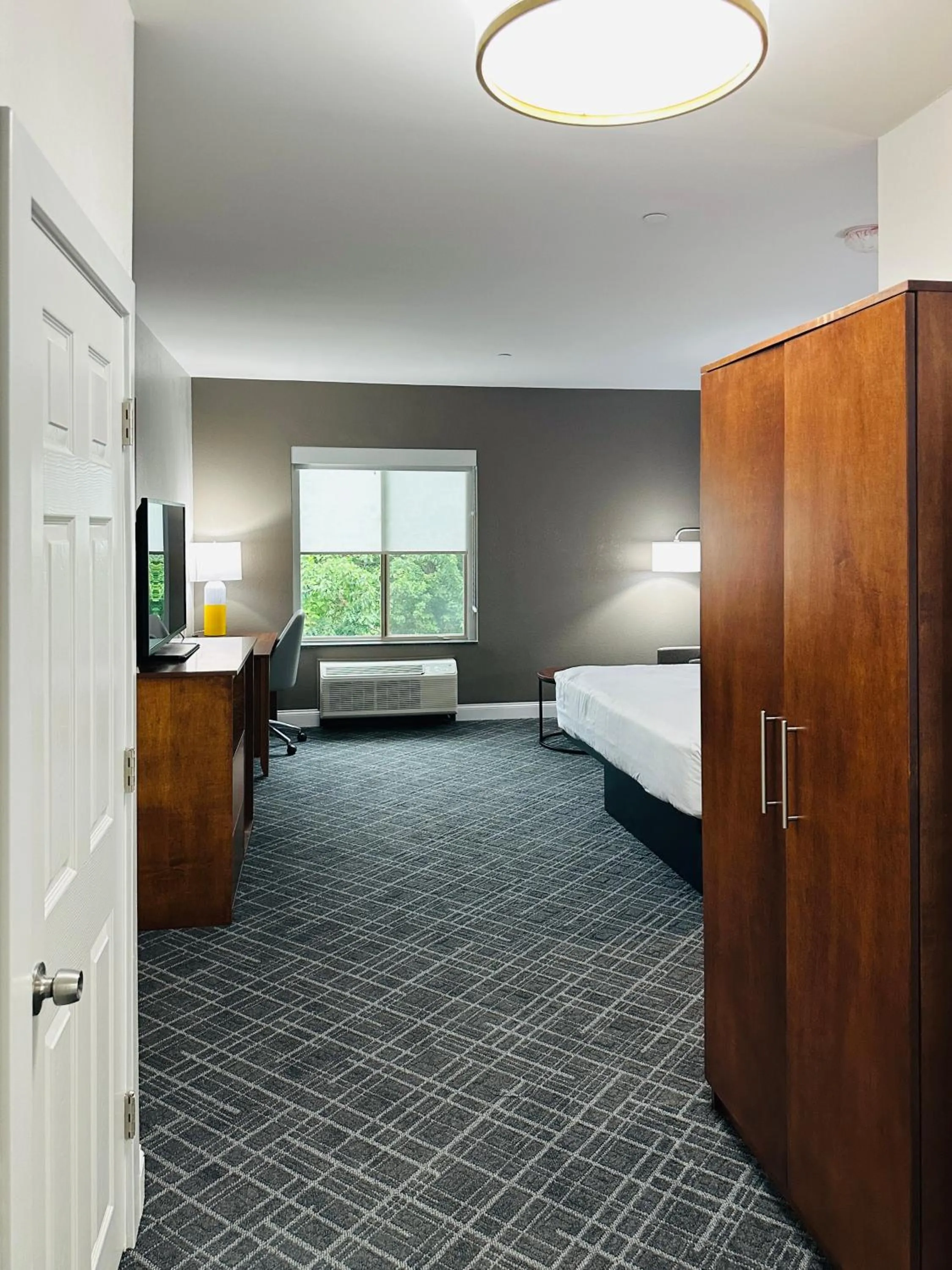 Bedroom, Bed in Comfort Inn & Suites Plainville-Foxboro