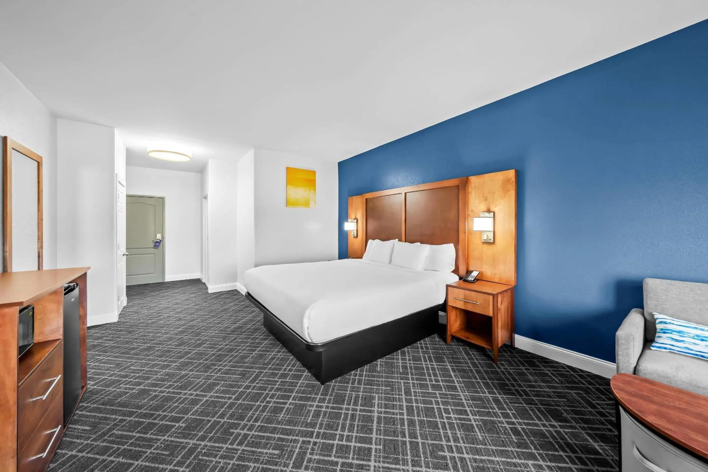 Bedroom, Bed in Comfort Inn & Suites Plainville-Foxboro