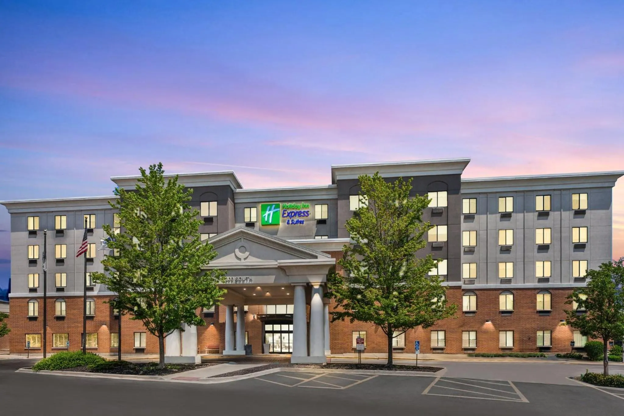 Property building in Holiday Inn Express & Suites Chicago West-O'Hare Arpt Area by IHG