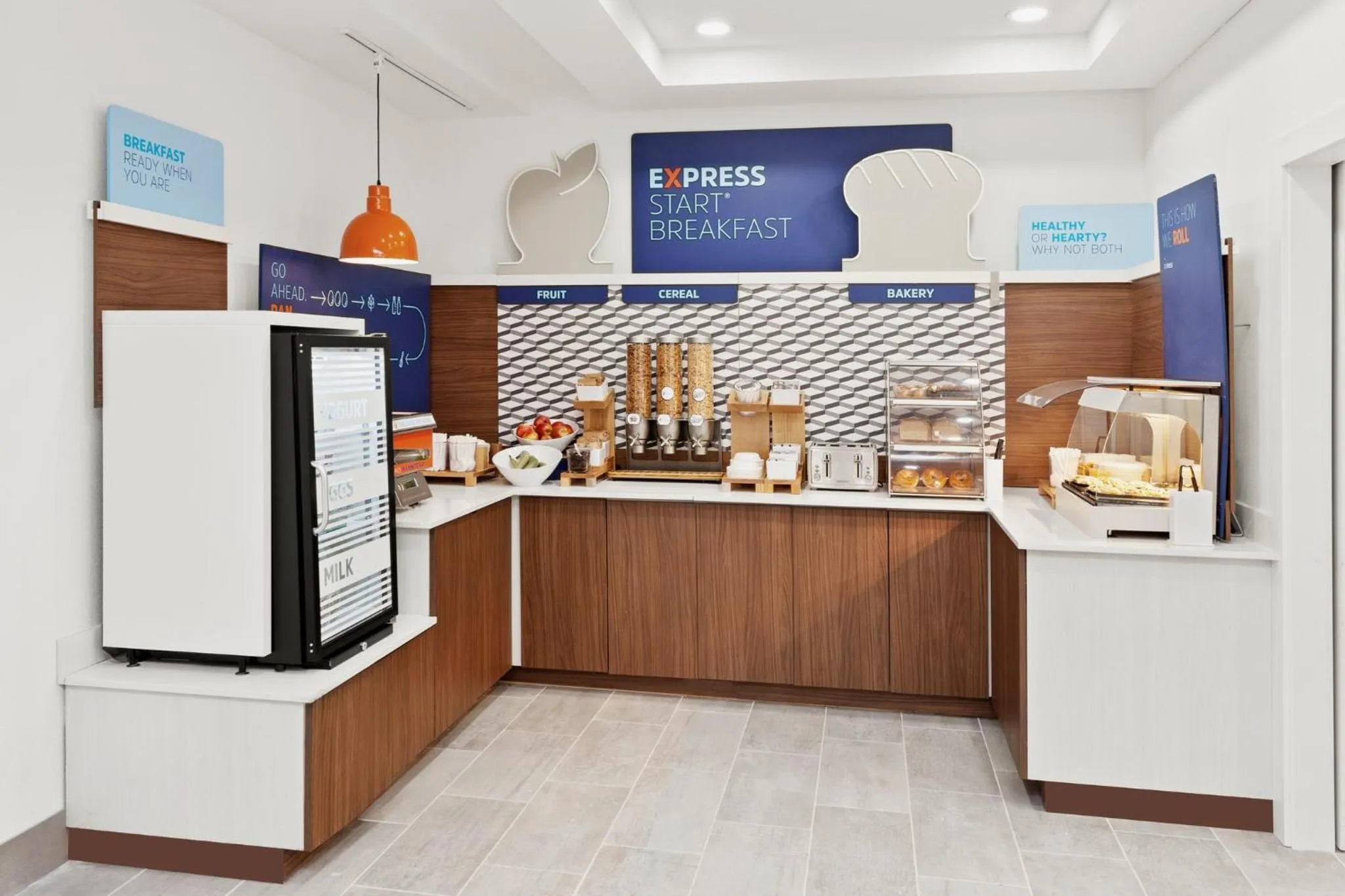 Breakfast in Holiday Inn Express & Suites Chicago West-O'Hare Arpt Area by IHG