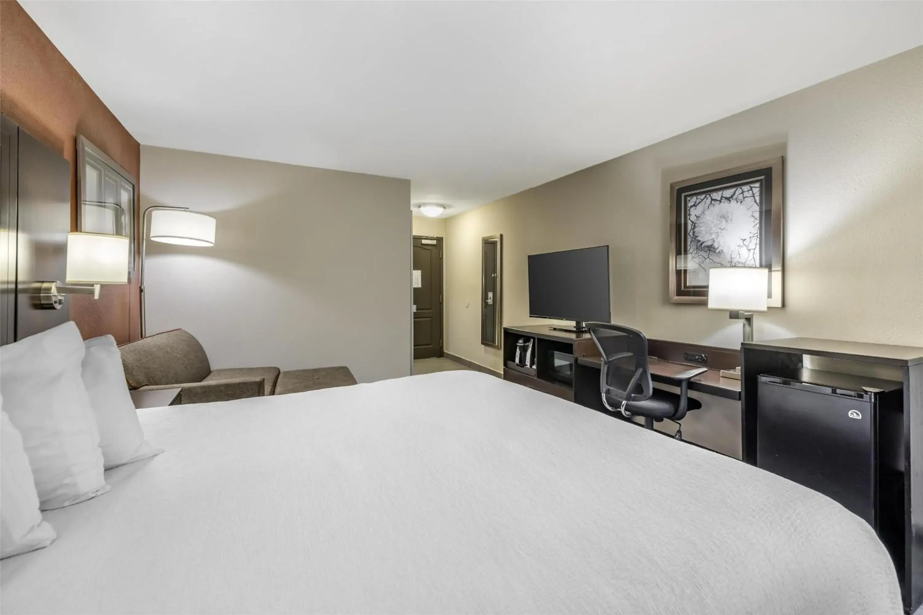 Bedroom, Bed in Best Western Plus Lee's Summit Hotel & Suites Bedroom, Bed in Best Western Plus Lee's Summit Hotel & Suites