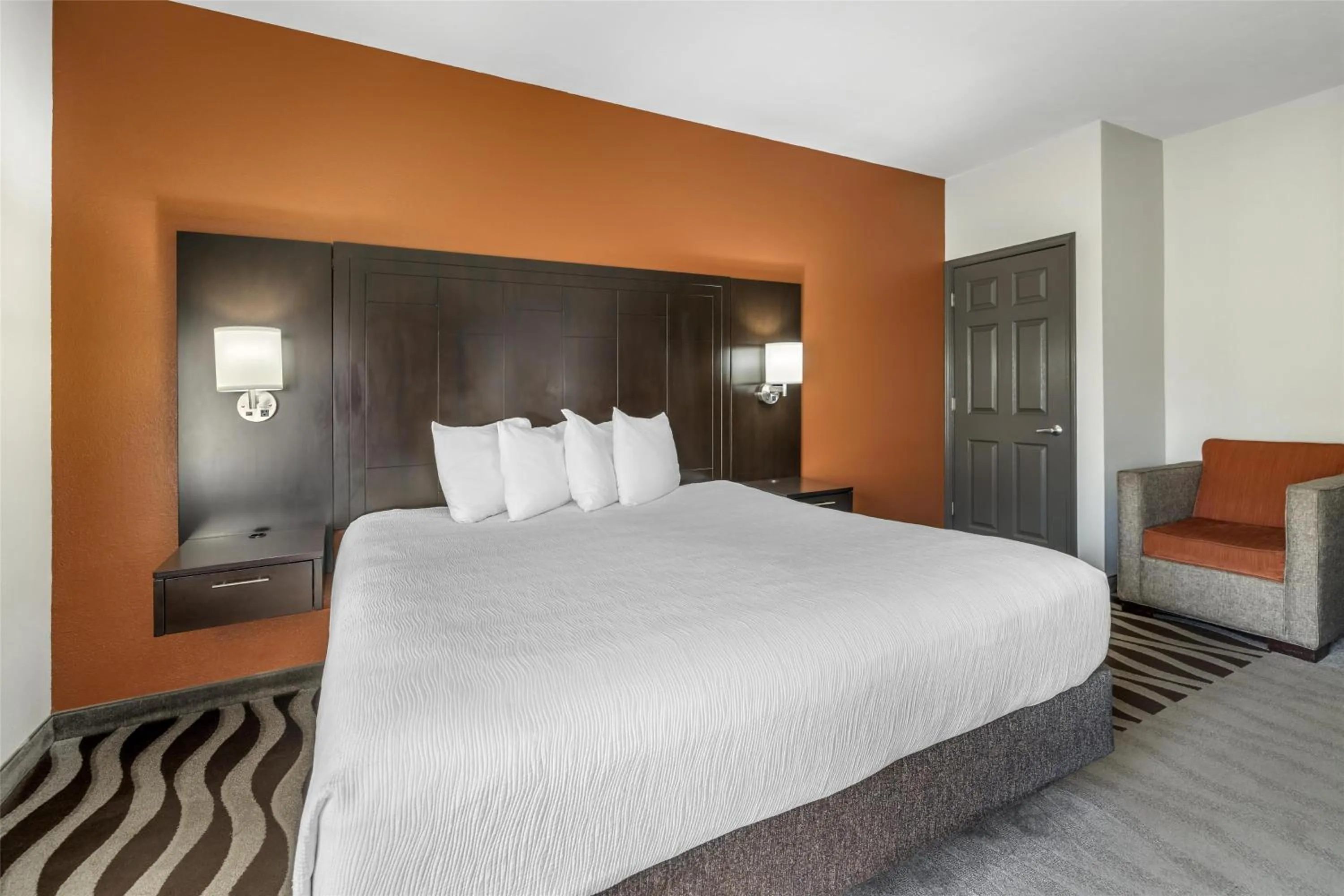 Bedroom, Bed in Best Western Plus Lee's Summit Hotel & Suites