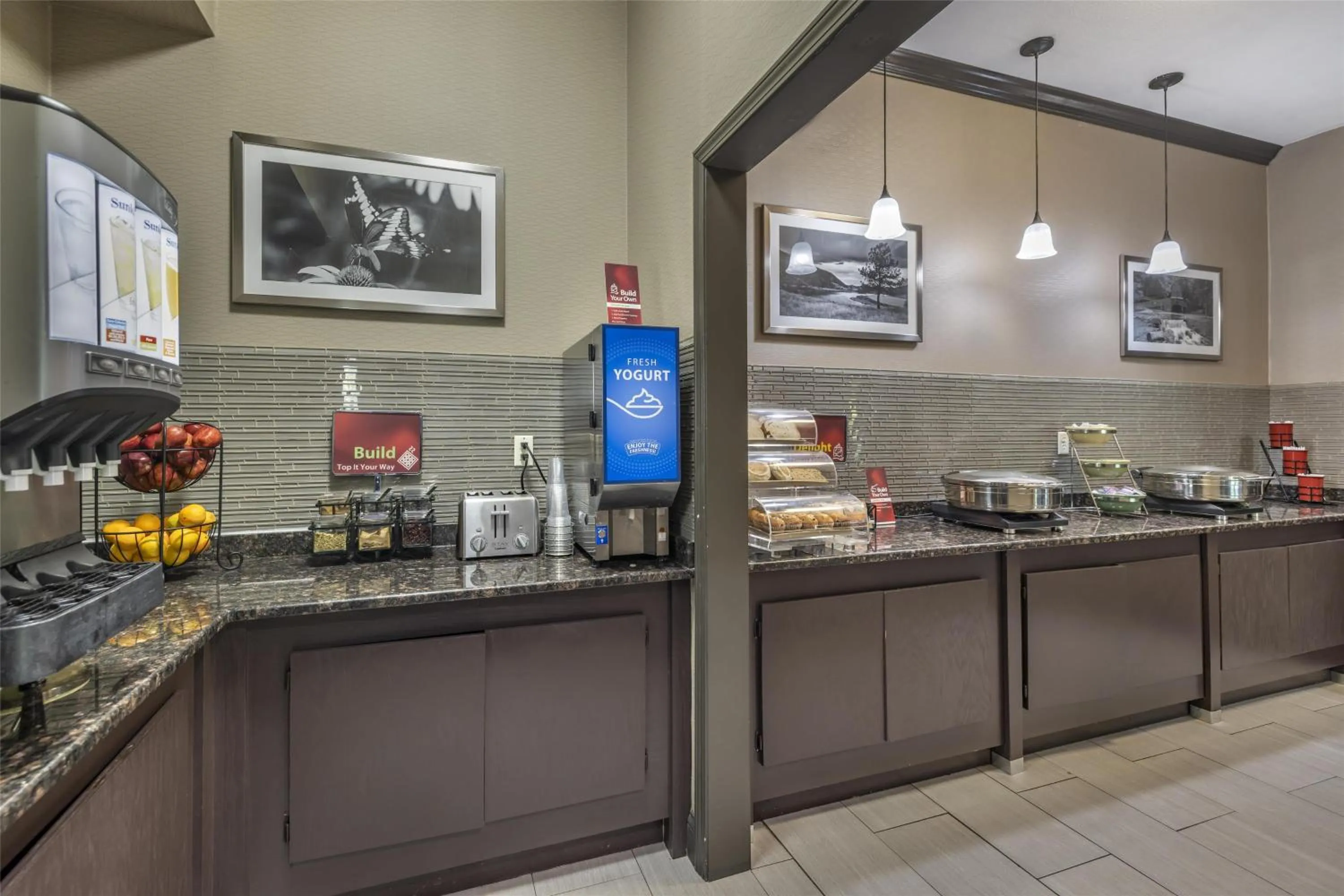 Restaurant/places to eat in Best Western Plus Lee's Summit Hotel & Suites