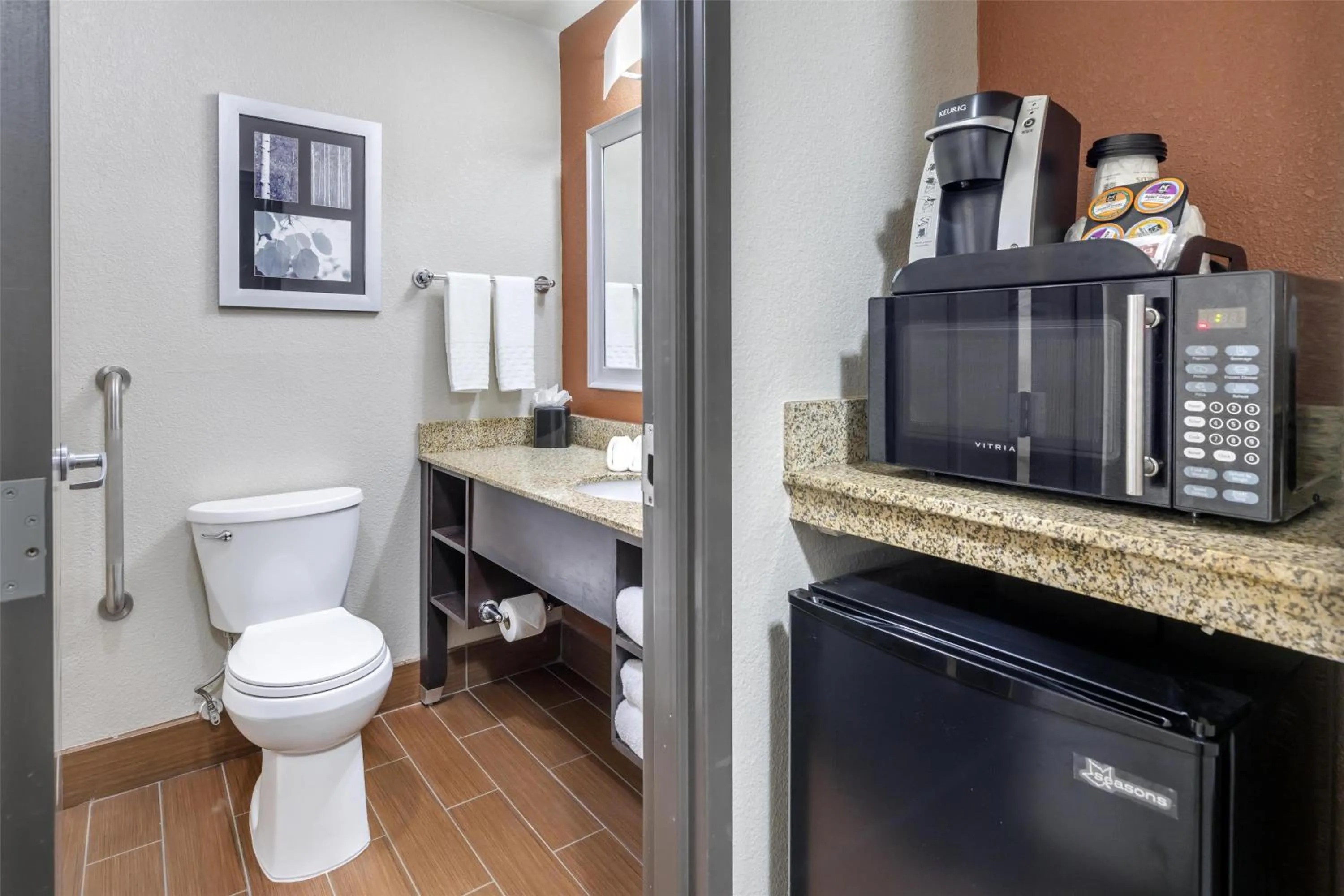 Bathroom in Best Western Plus Lee's Summit Hotel & Suites