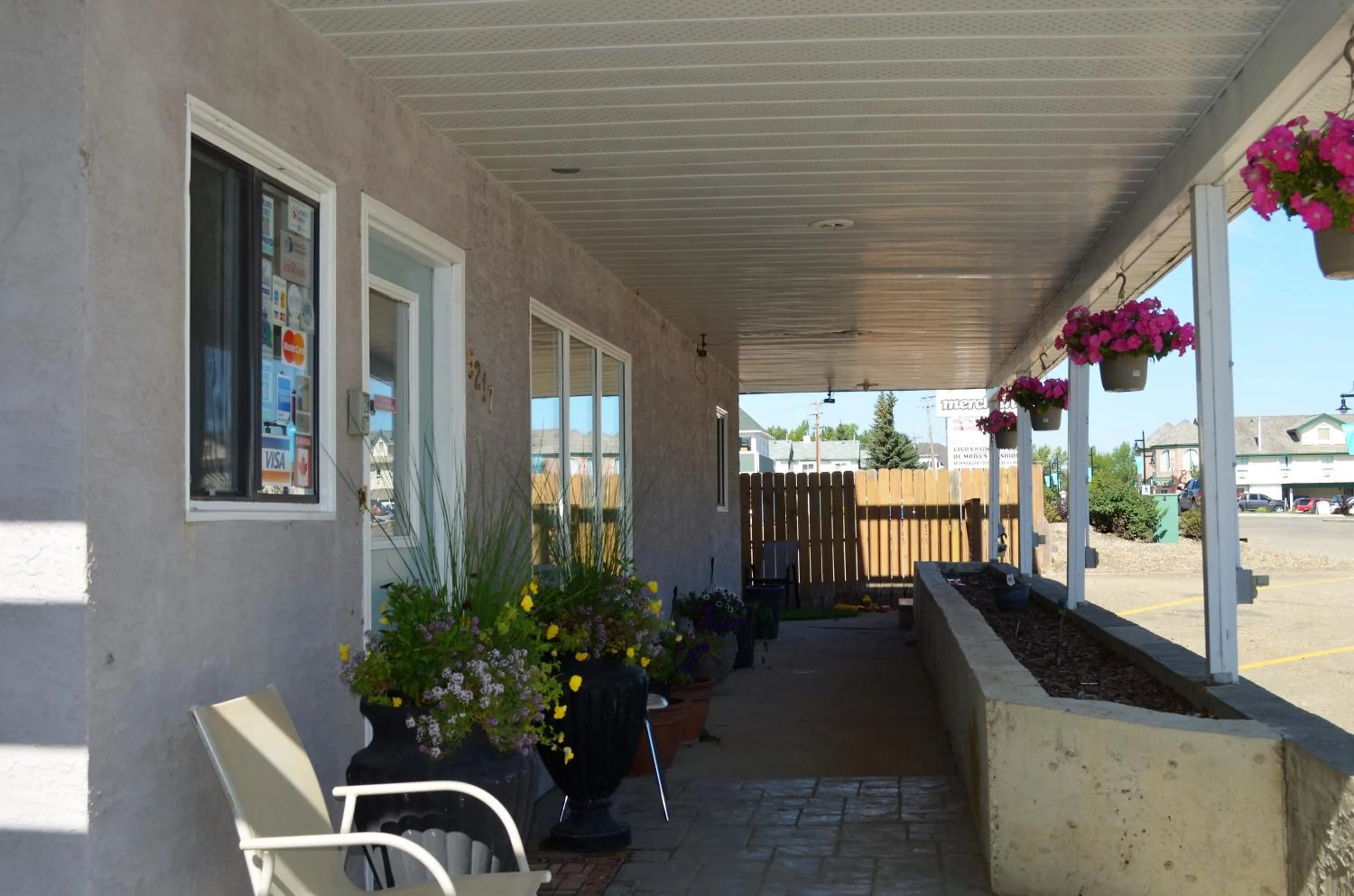 Property building in Edgewater Inn