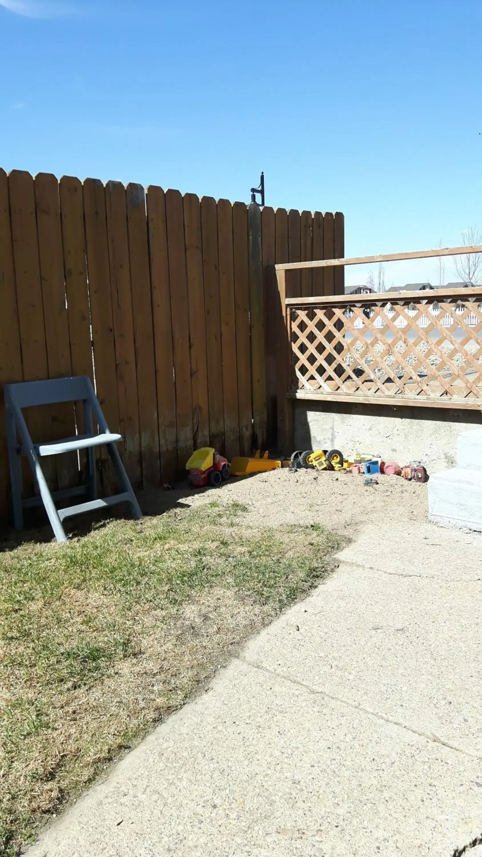 Property building in Edgewater Inn Property building in Edgewater Inn