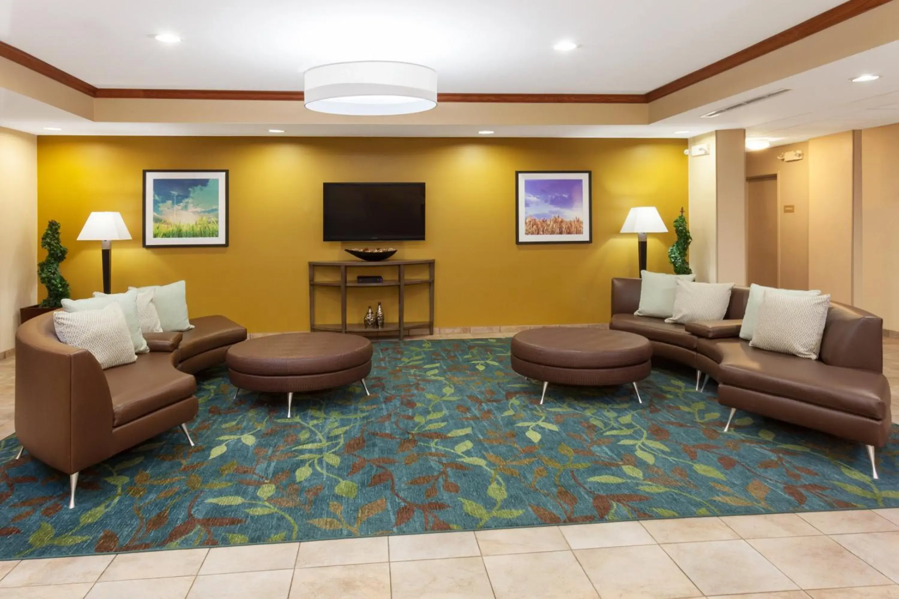 Property building in Candlewood Suites Aurora-Naperville by IHG Property building in Candlewood Suites Aurora-Naperville by IHG