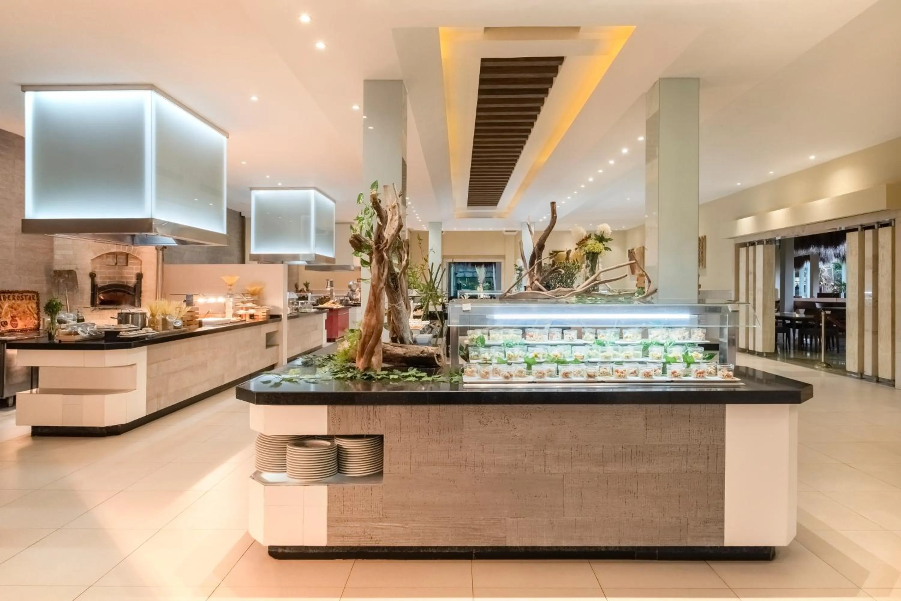 Restaurant/places to eat in Iberostar Waves Tucan - All Inclusive