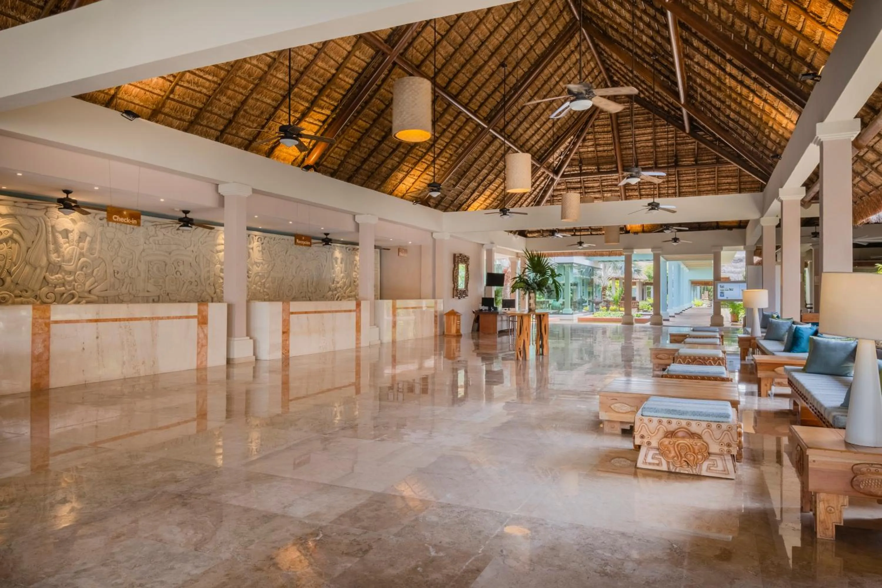 Living room in Iberostar Waves Tucan - All Inclusive