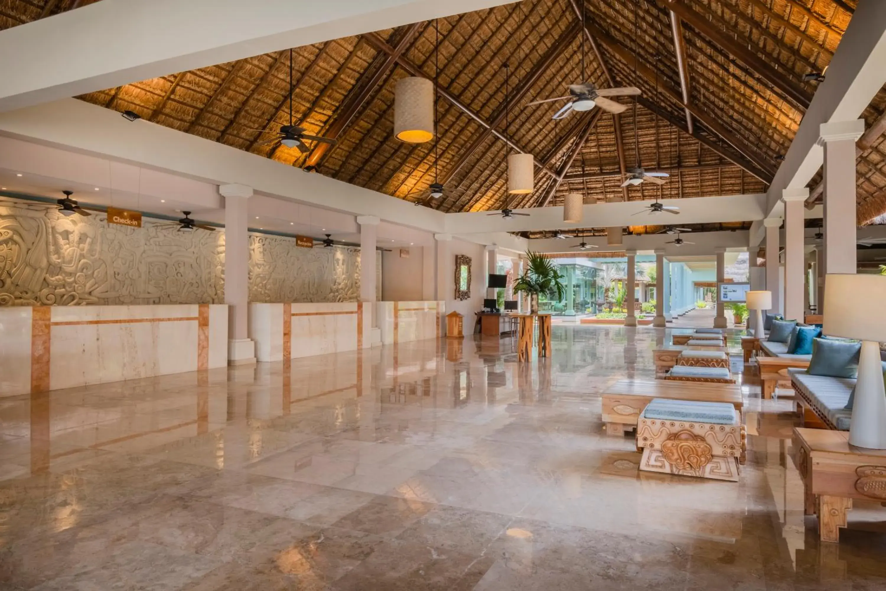 Living room in Iberostar Waves Tucan - All Inclusive Living room in Iberostar Waves Tucan - All Inclusive