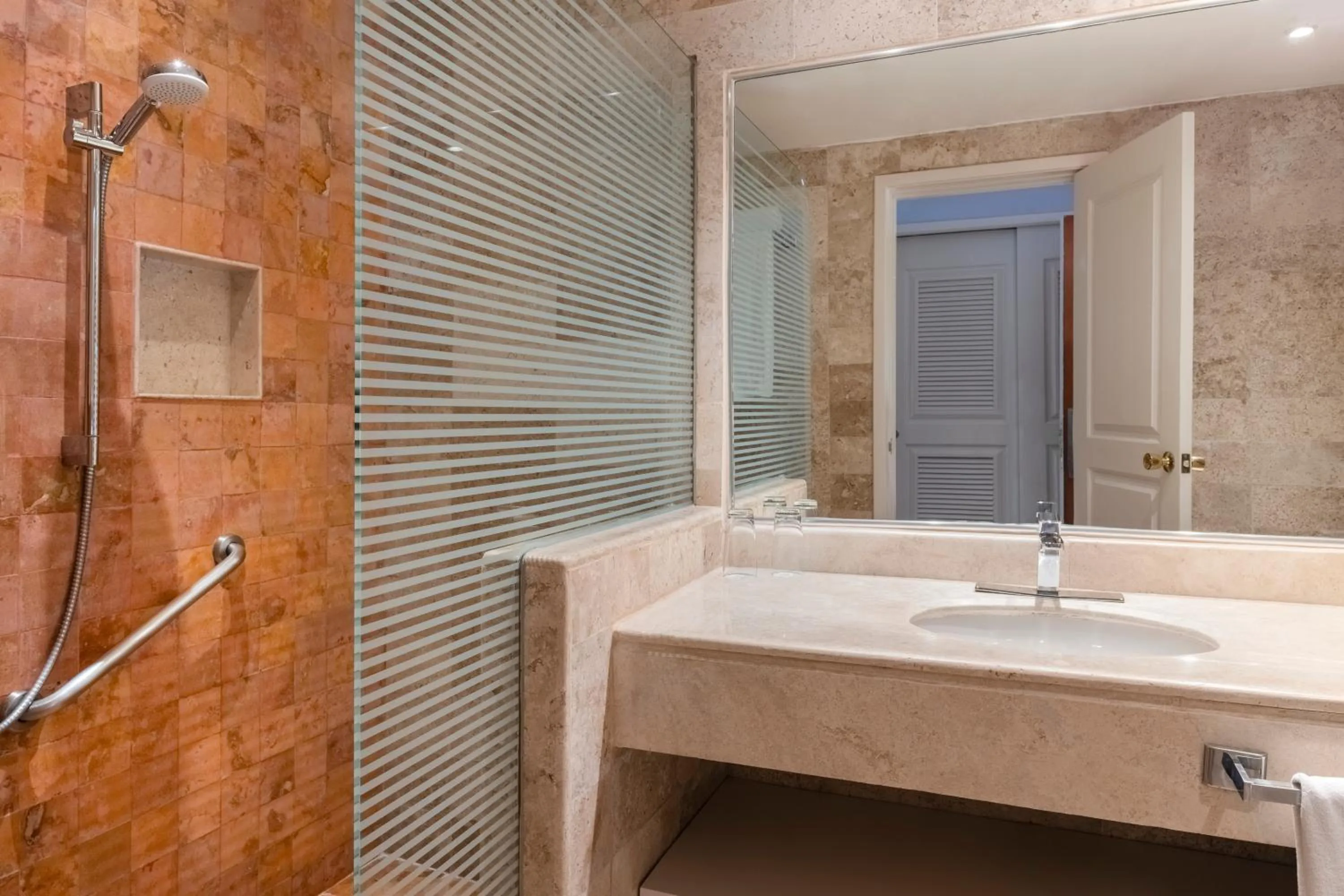 Shower in Iberostar Waves Tucan - All Inclusive