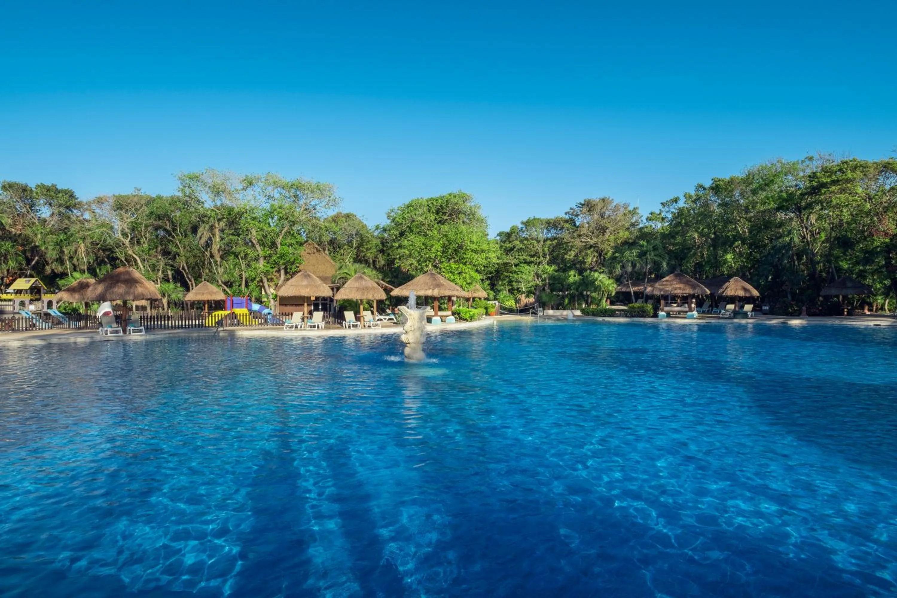 Swimming pool in Iberostar Waves Tucan - All Inclusive