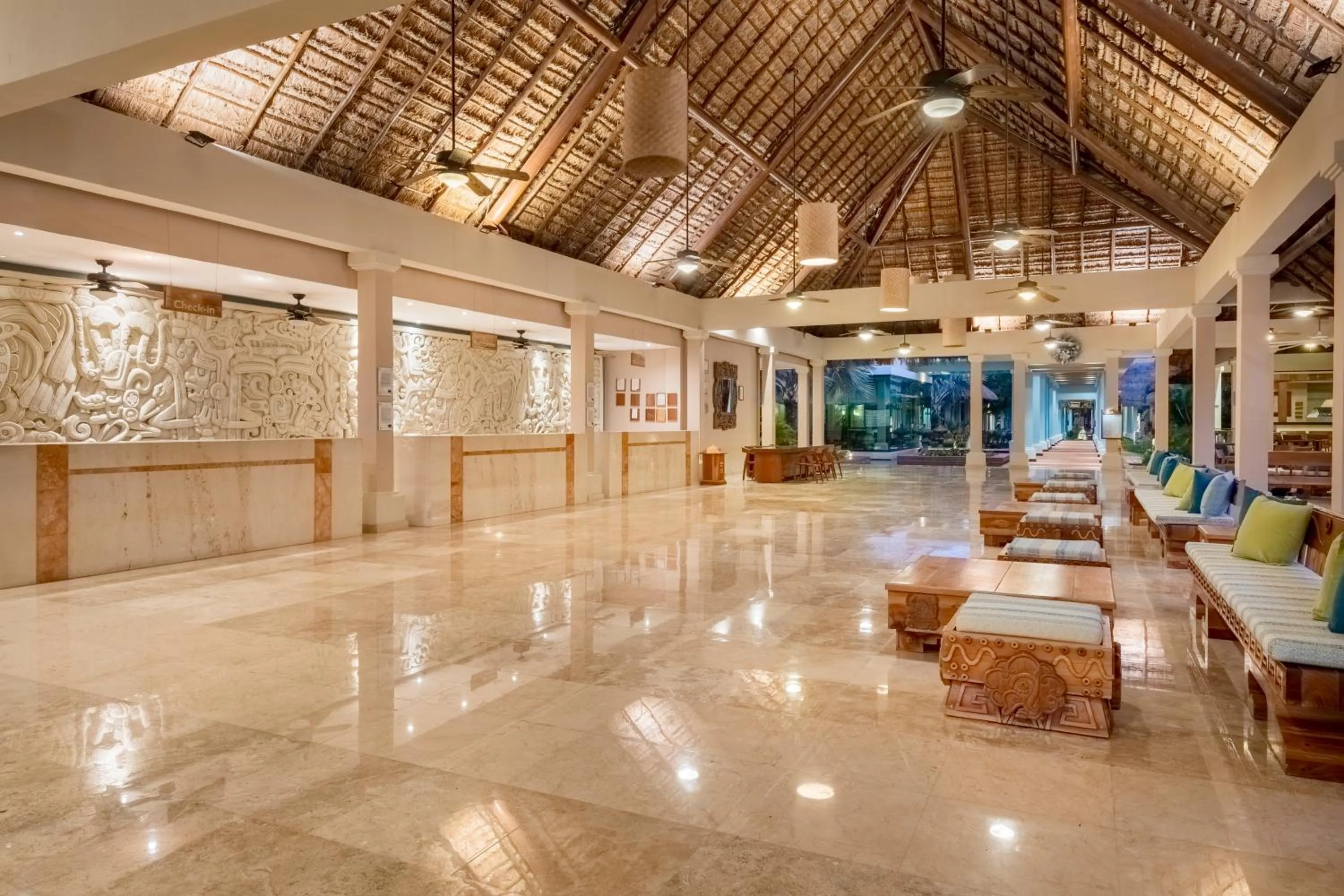 Lobby or reception in Iberostar Waves Tucan - All Inclusive