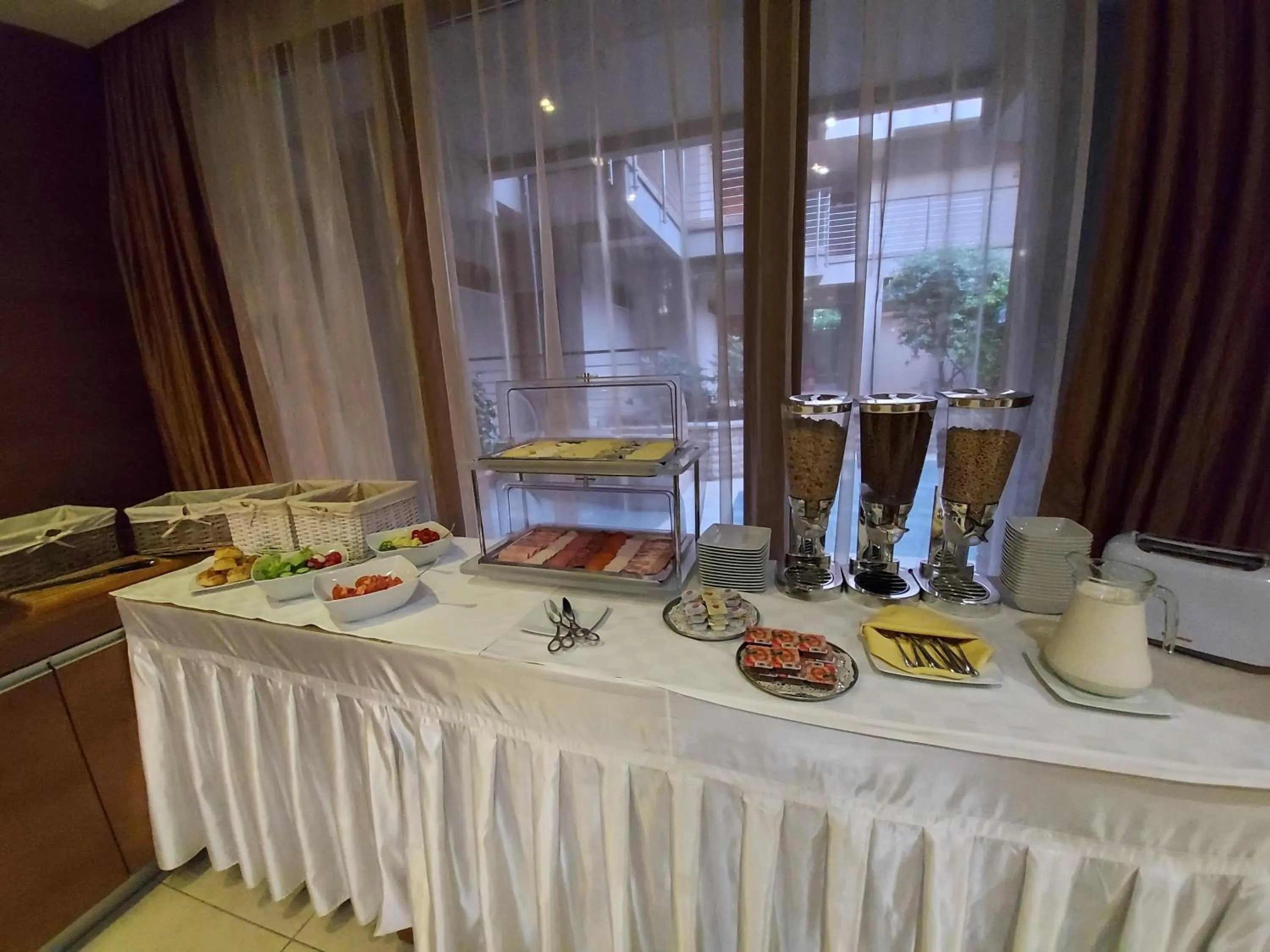 Breakfast in Hotel Villa Pax