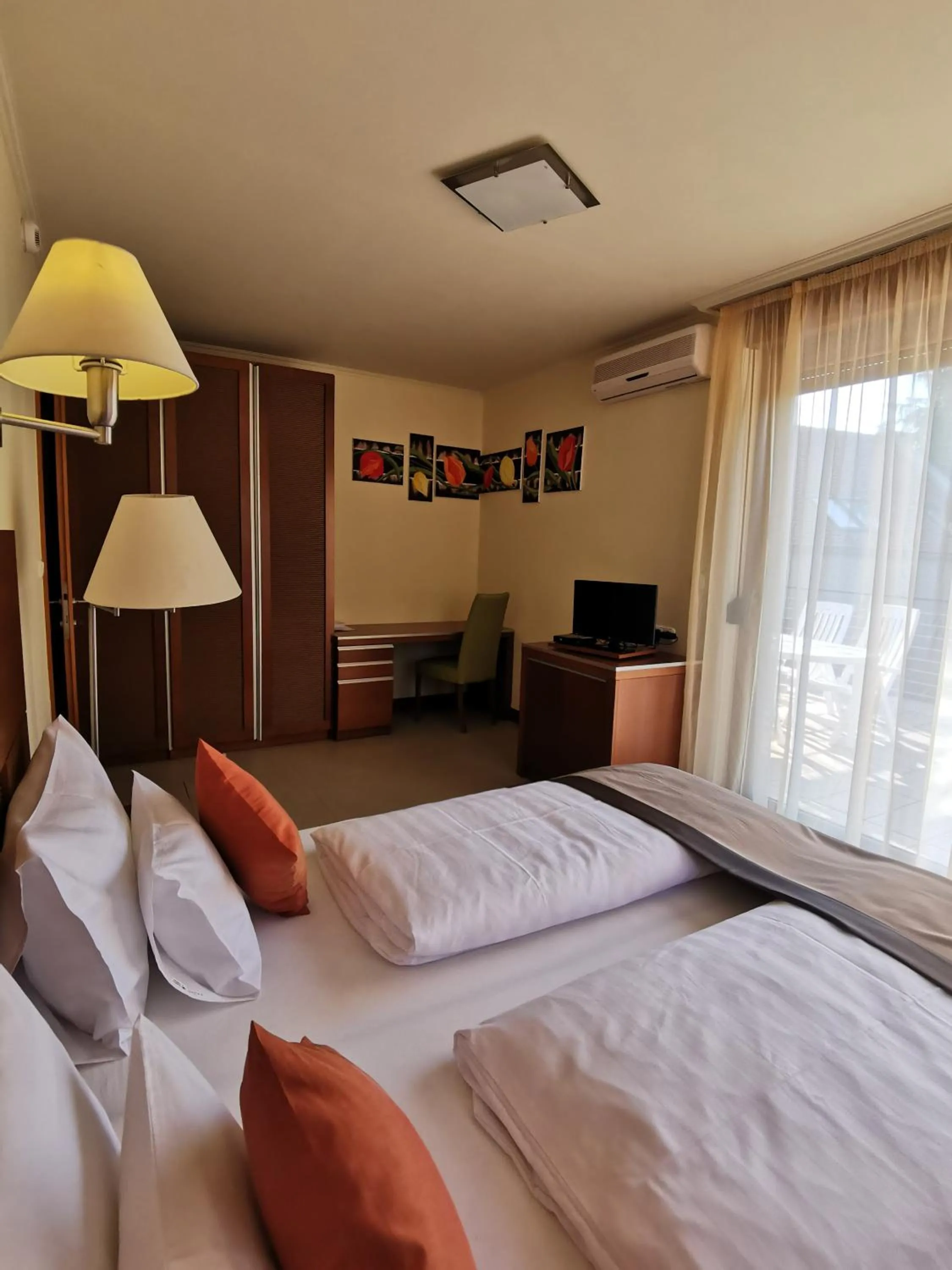 Bedroom, Bed in Hotel Villa Pax