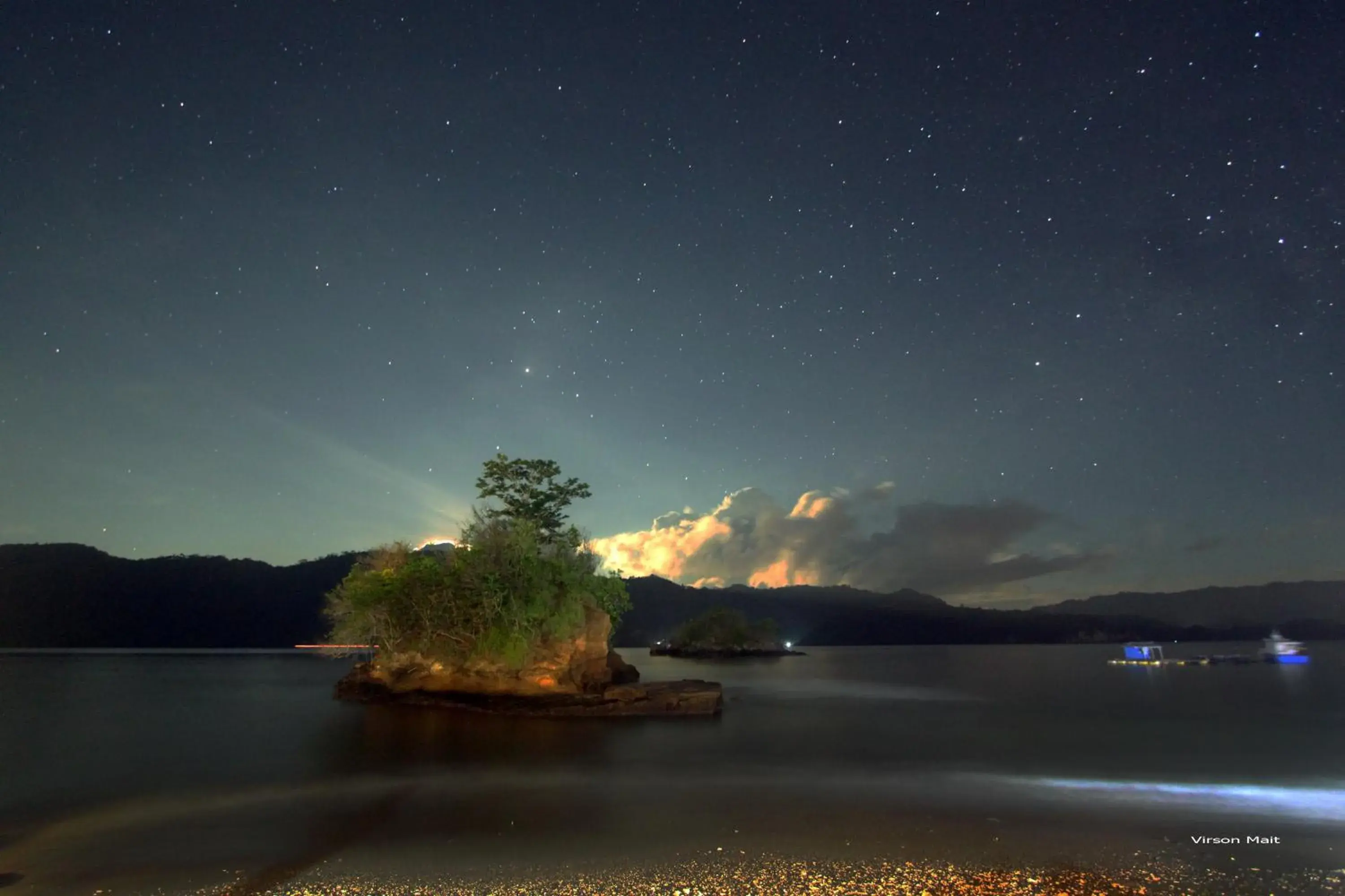 Beach in Cocotinos Lembeh A Boutique Dive Lodge