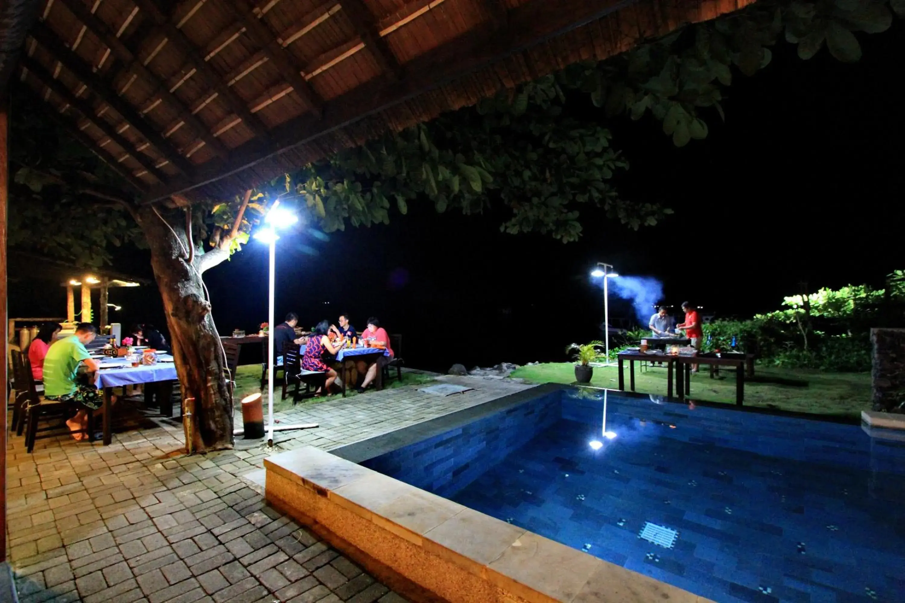 Restaurant/places to eat, Swimming Pool in Cocotinos Lembeh A Boutique Dive Lodge