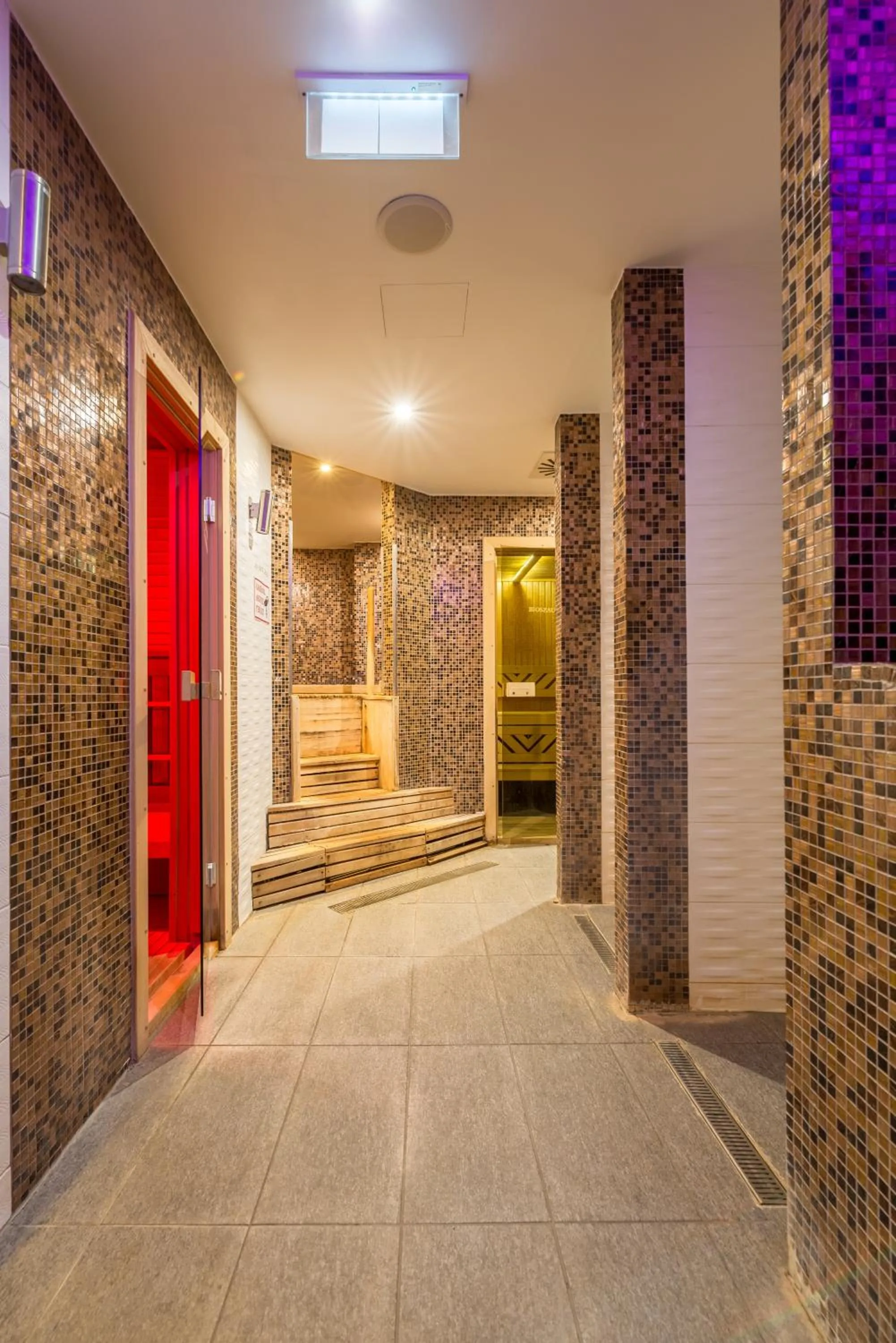 Area and facilities in Tó Wellness Hotel