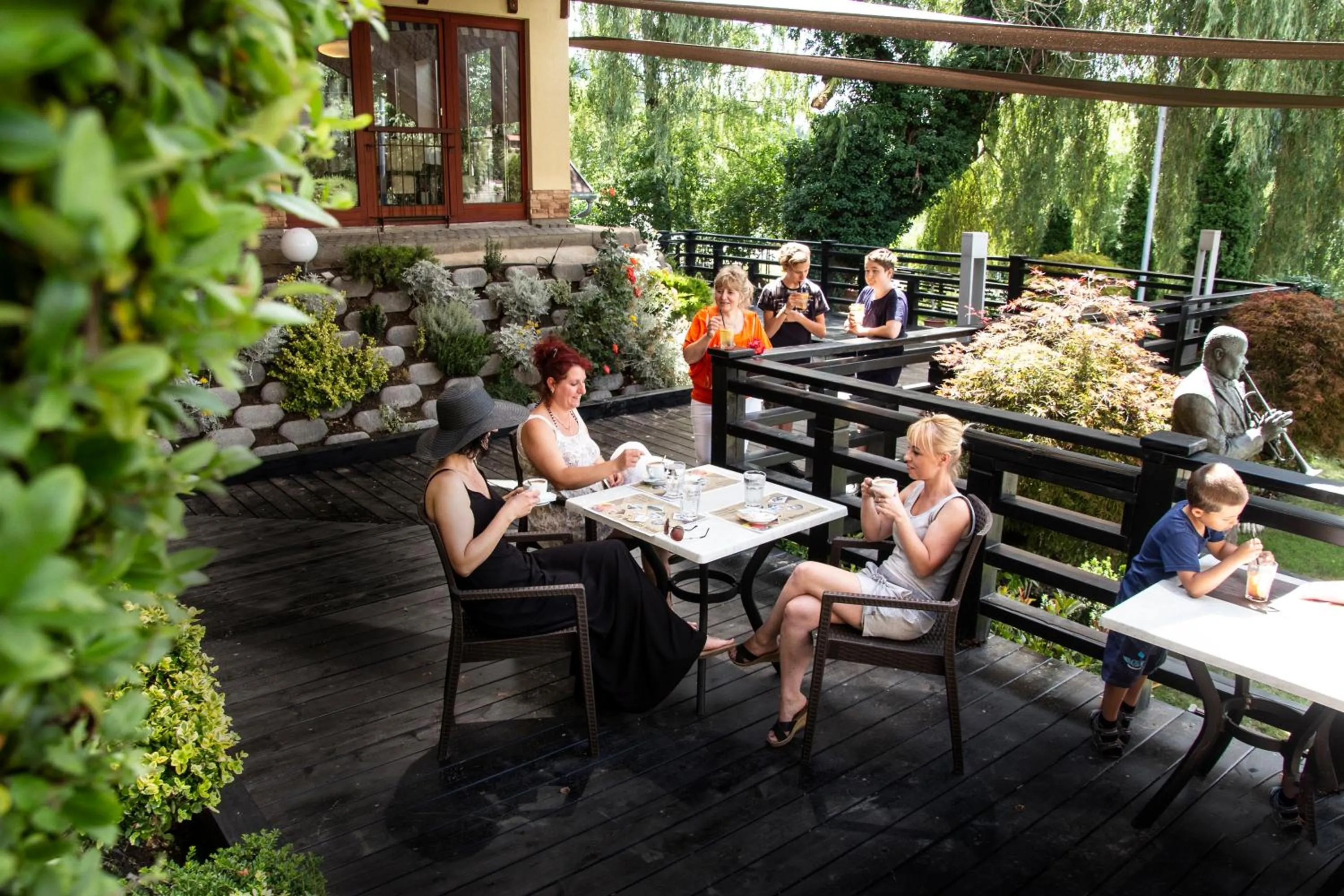 Restaurant/places to eat in Tó Wellness Hotel