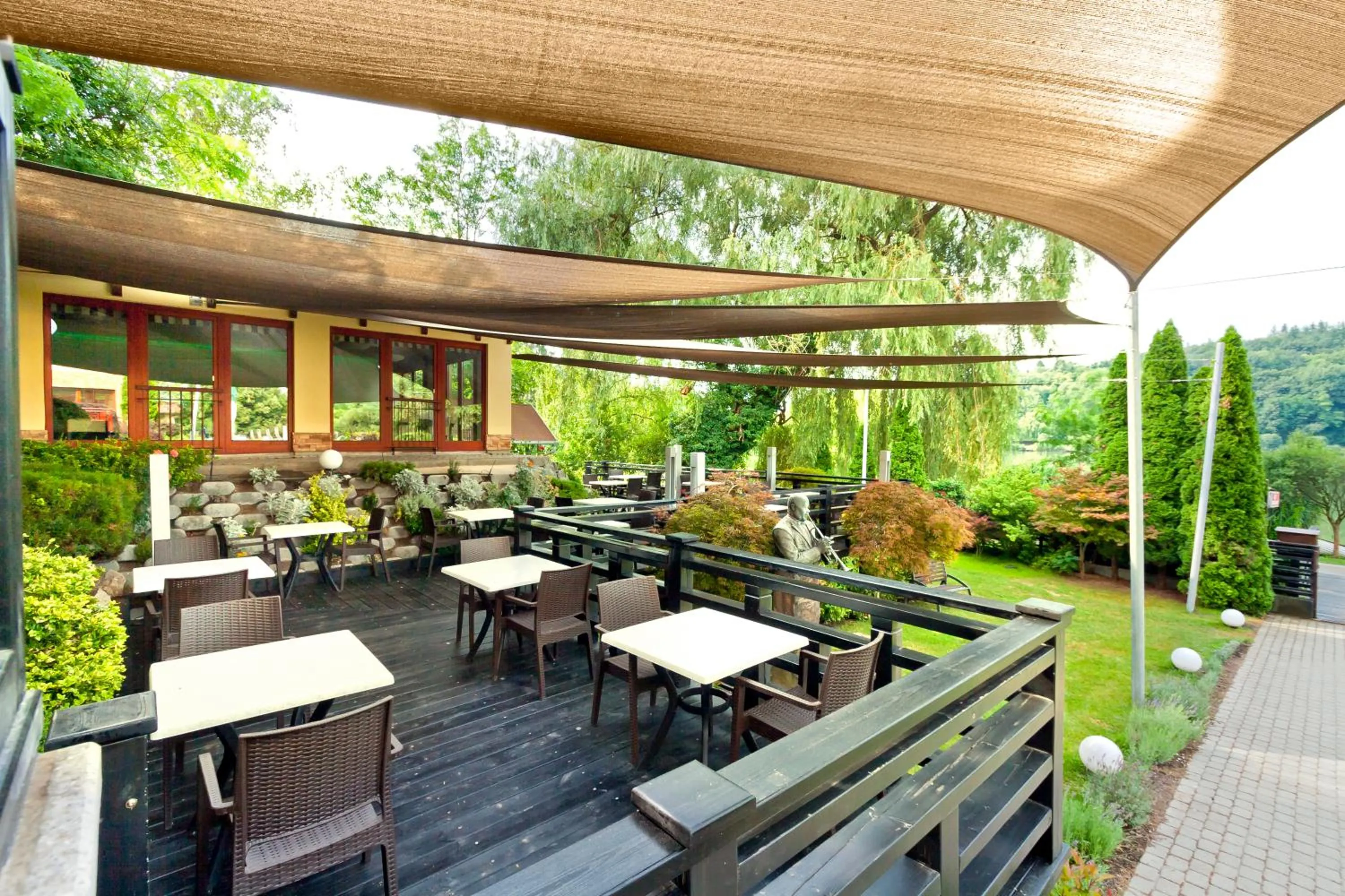 Restaurant/places to eat in Tó Wellness Hotel