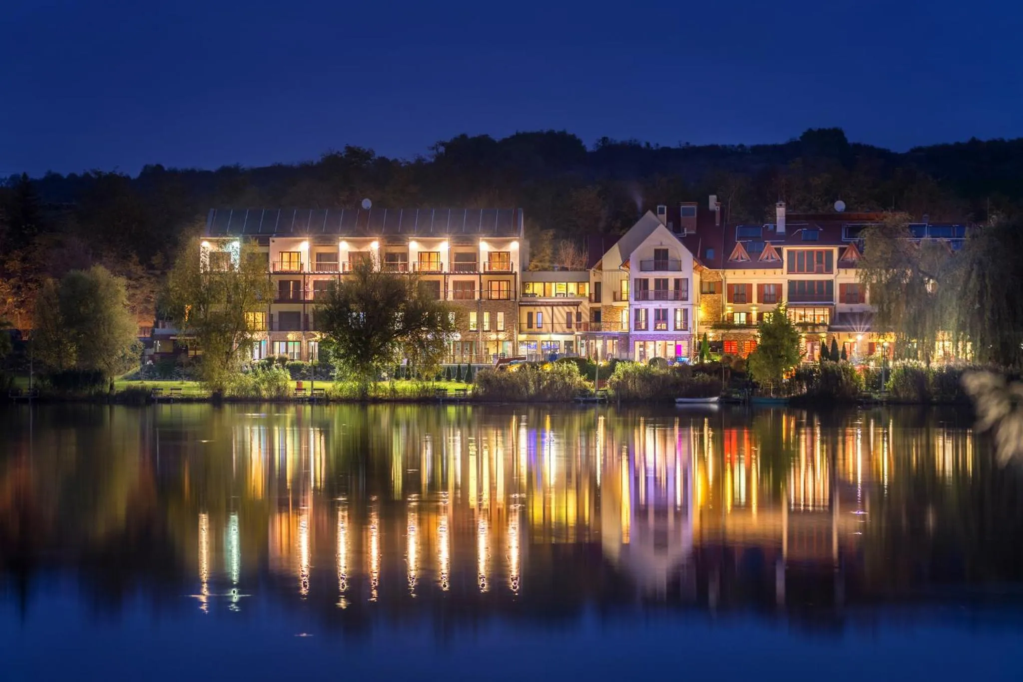 Facade/entrance in Tó Wellness Hotel