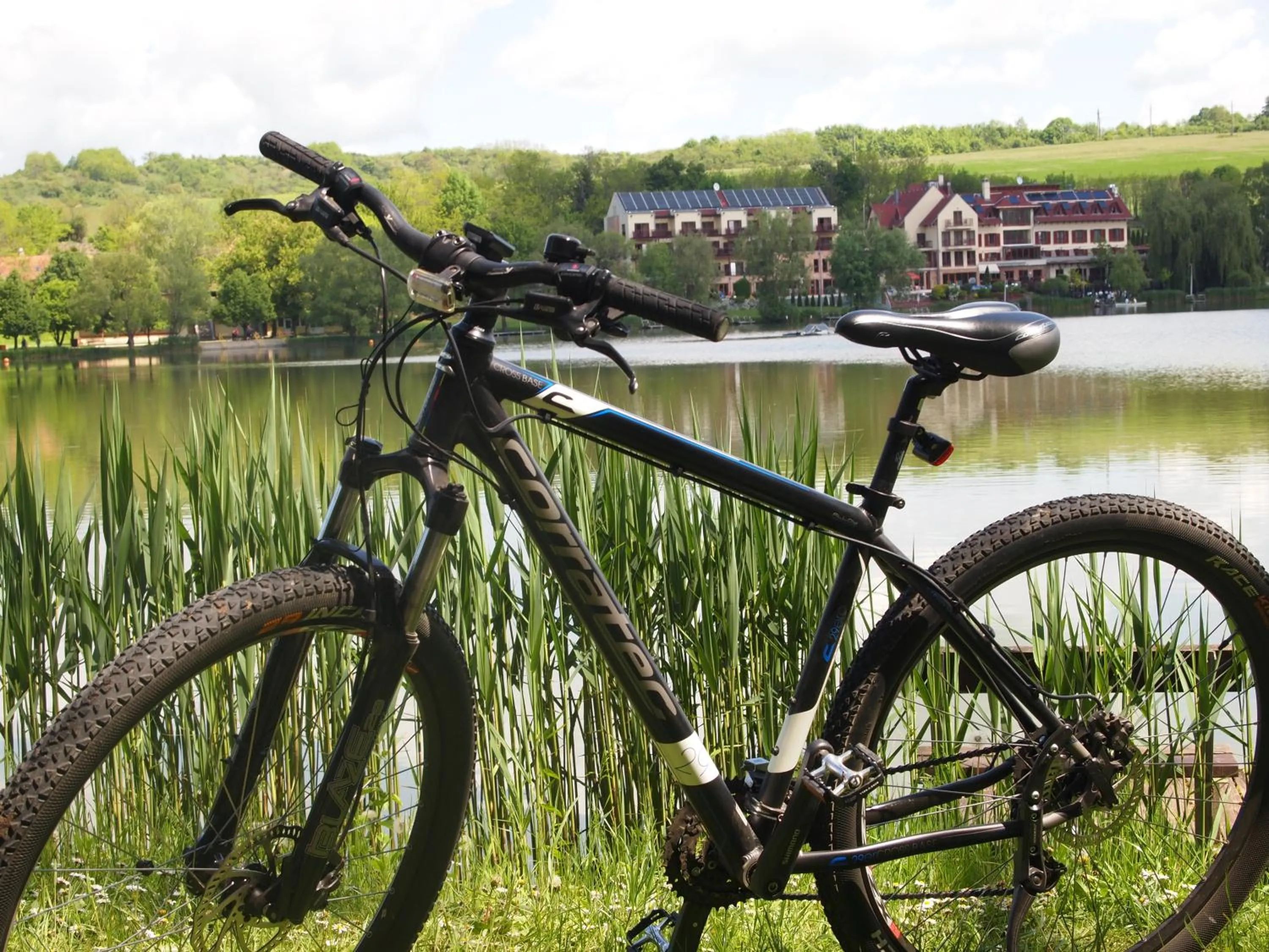 Cycling in Tó Wellness Hotel