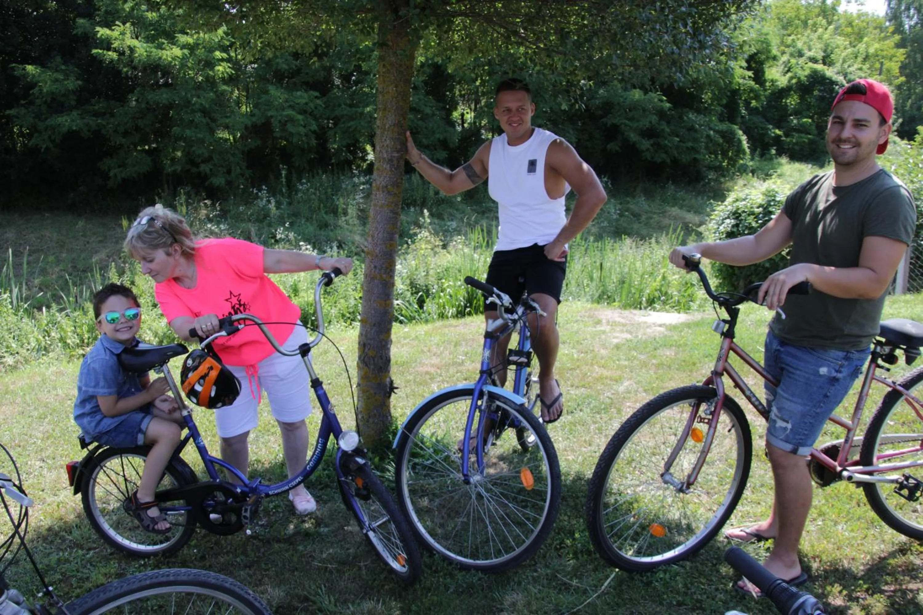 Cycling in Tó Wellness Hotel